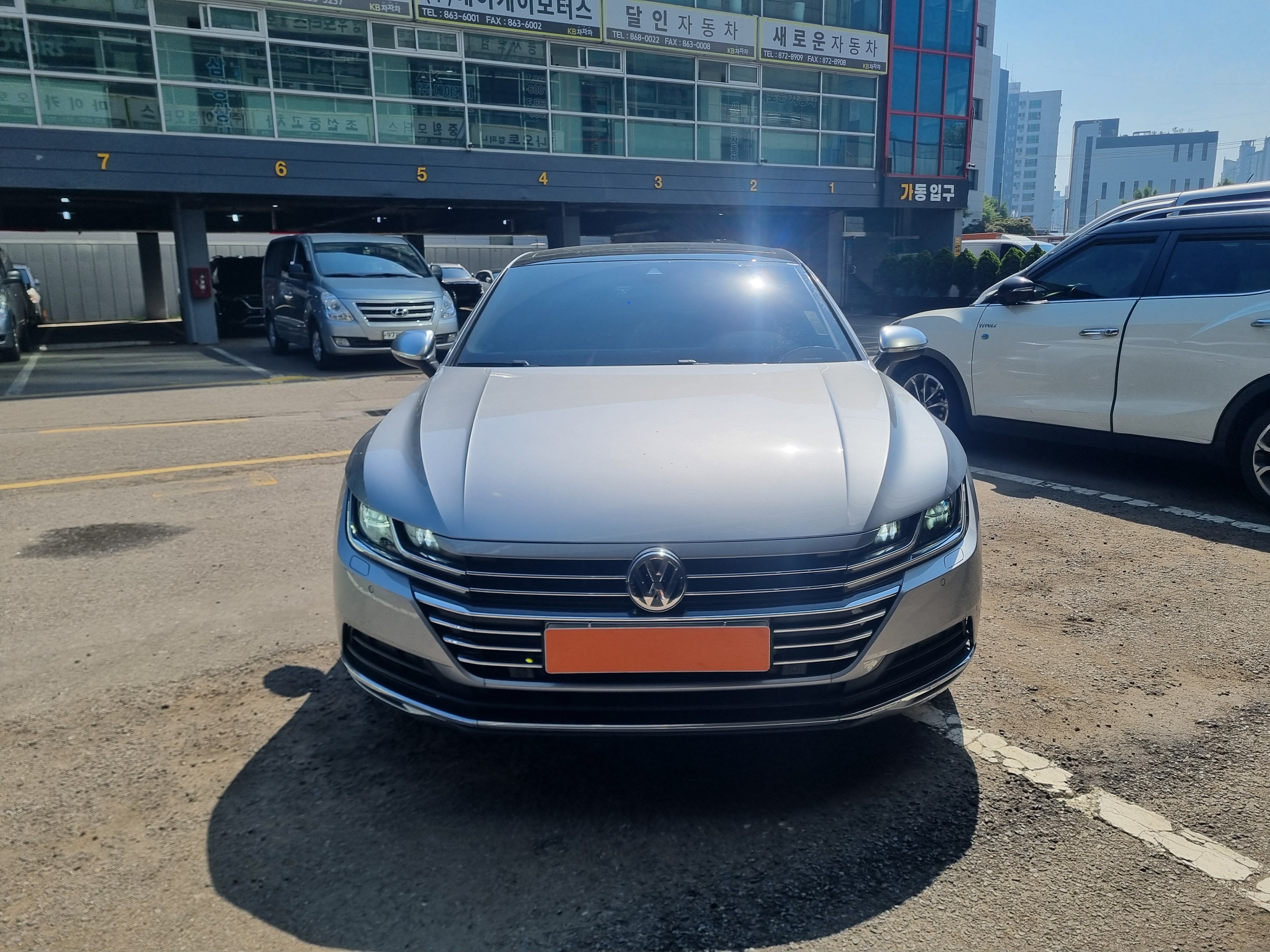 2019  Volkswagen arteon  - Thumbnail 2