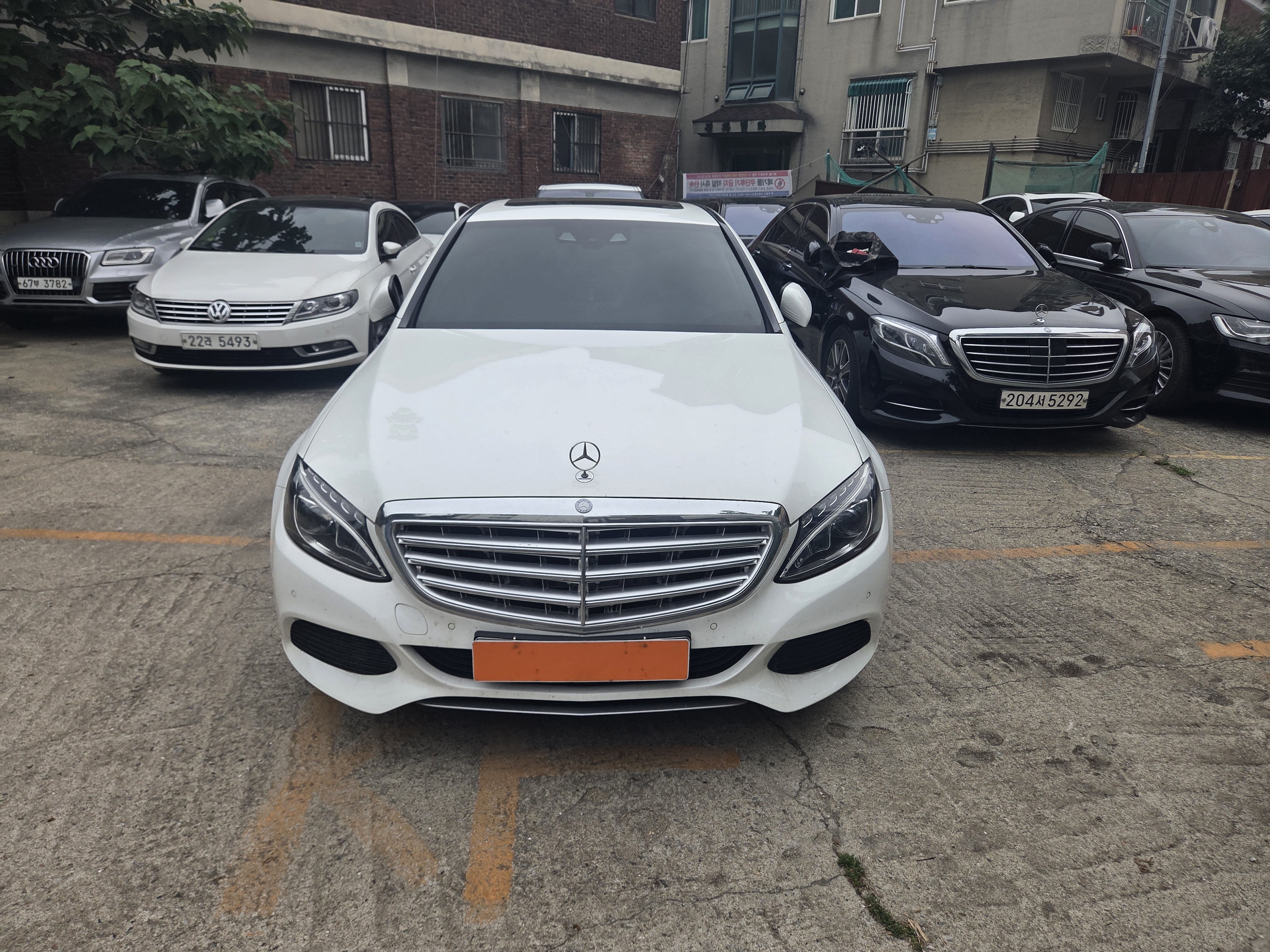 2016 BENZ W205 C220d avagarde - Thumbnail 2