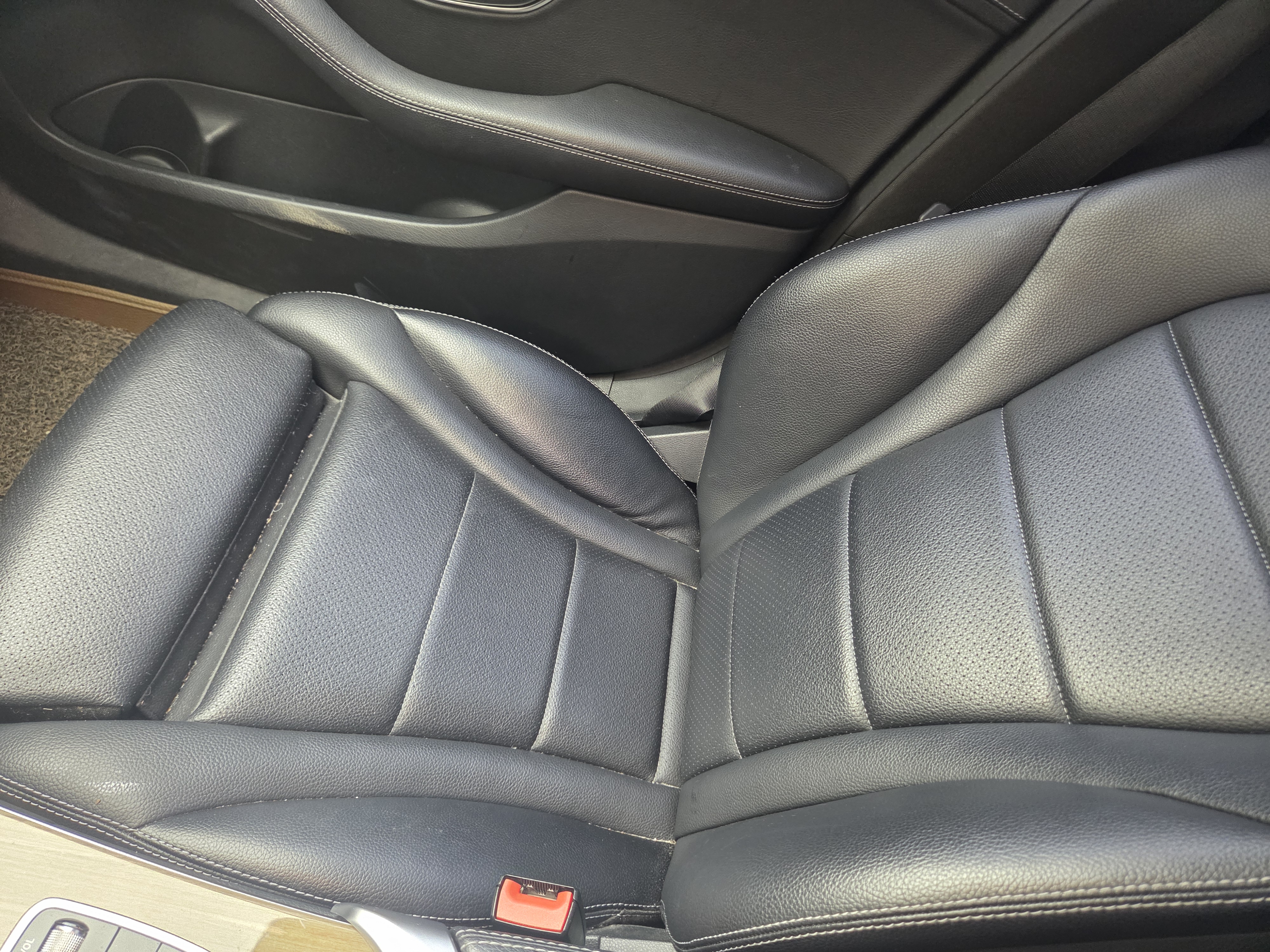 2016 BENZ W205 C220d avagarde - Thumbnail 16