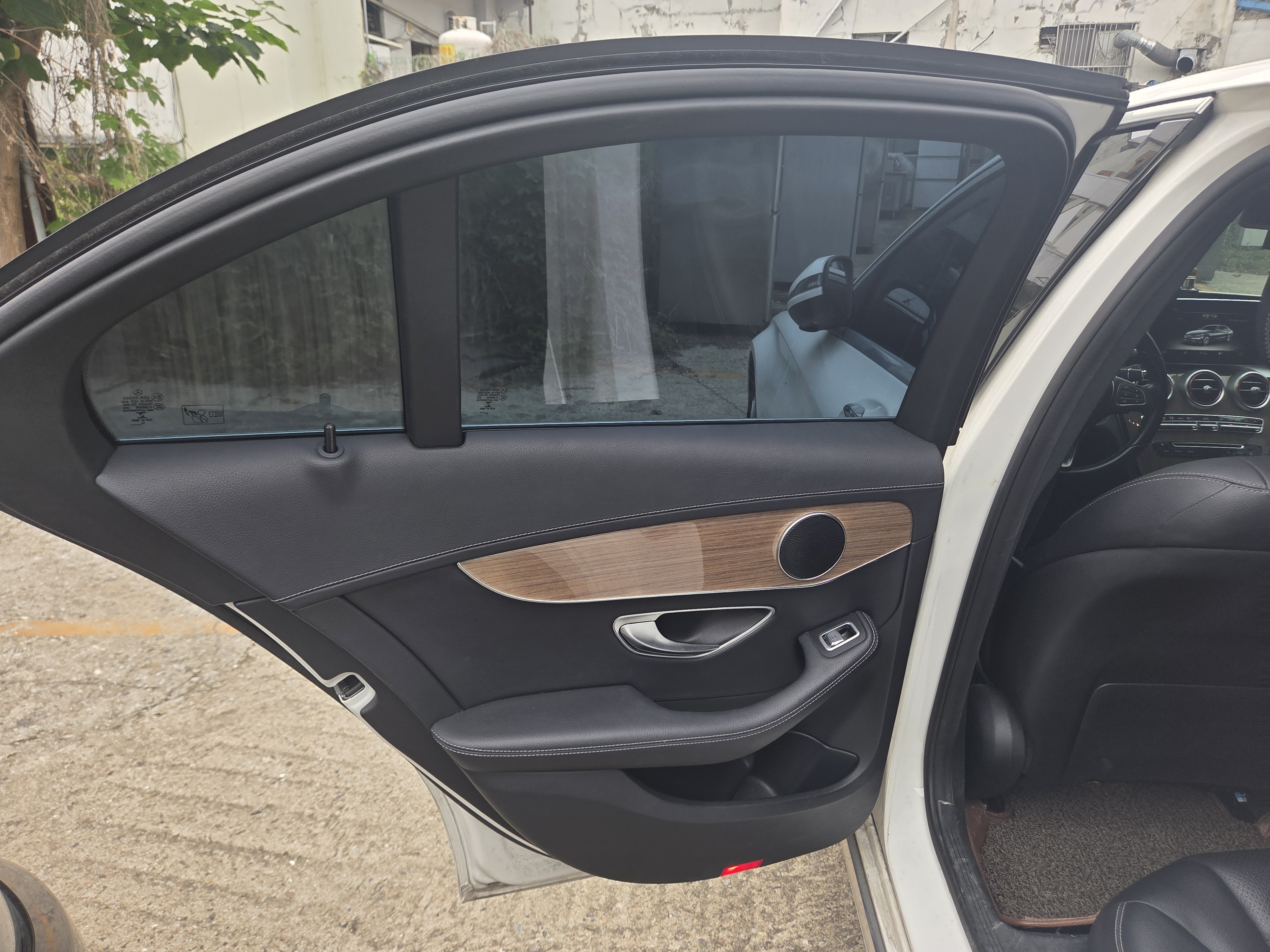 2016 BENZ W205 C220d avagarde - Thumbnail 40