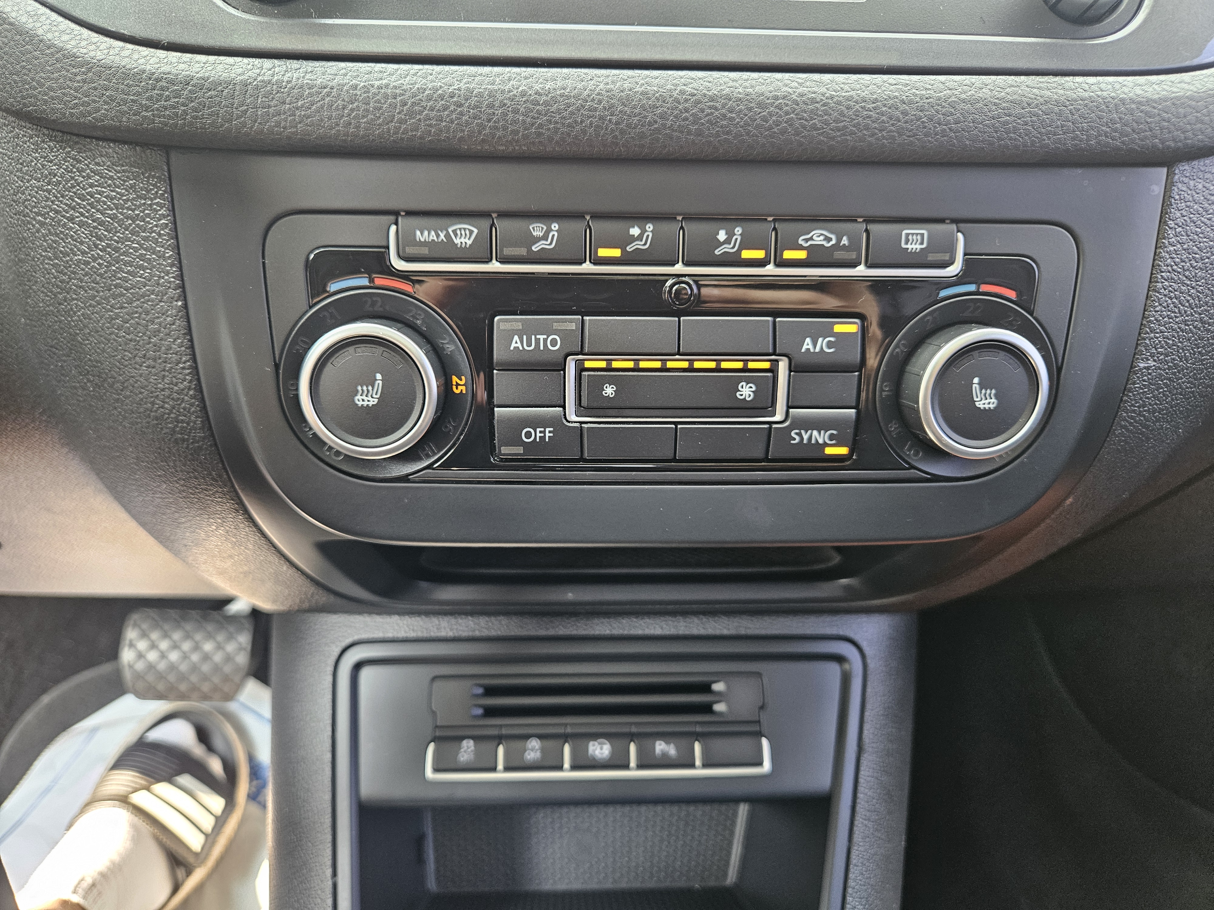2013  Volkswagen Tiguan 2.0 tdi premium 5N  - Thumbnail 29