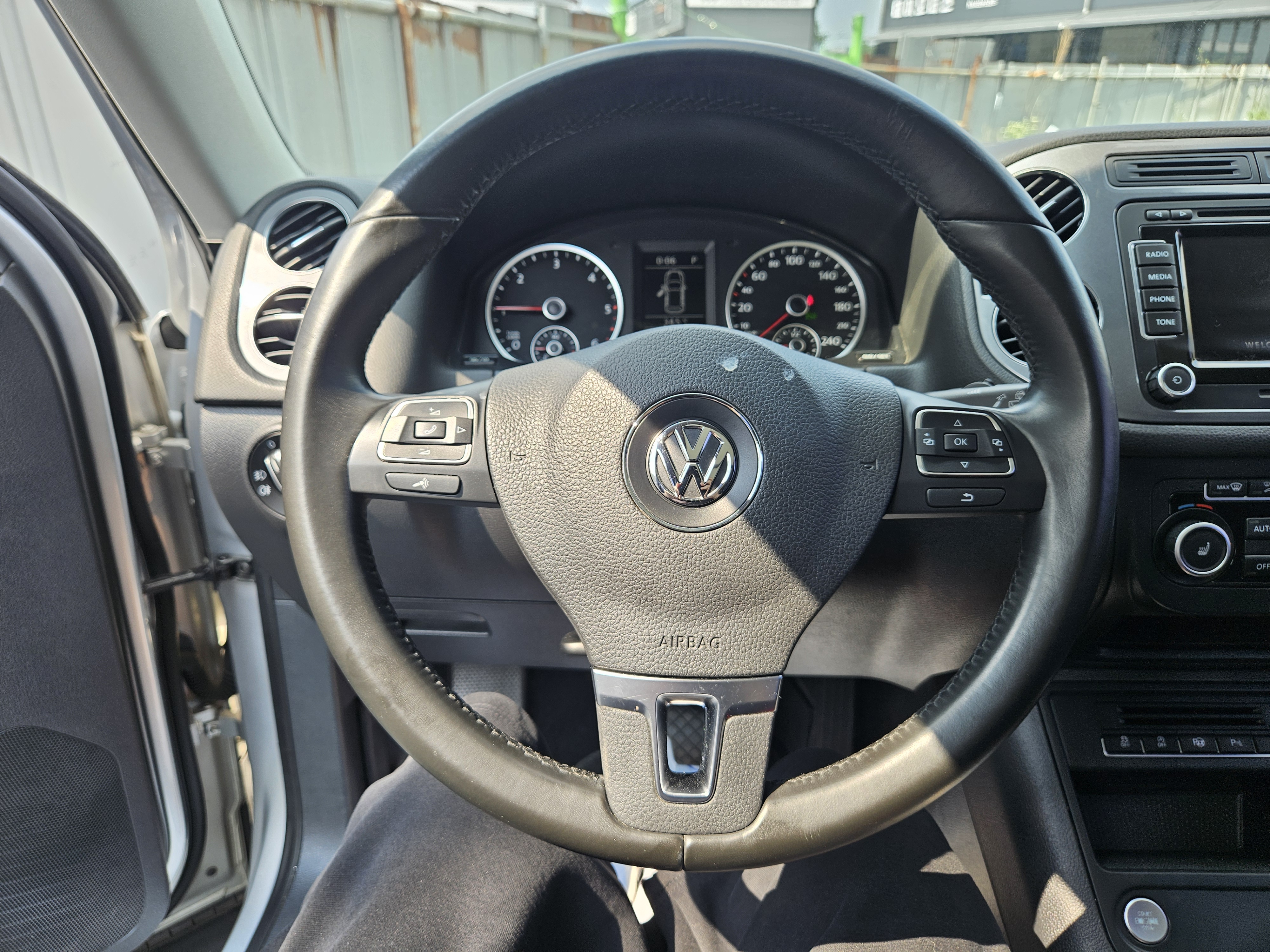 2013  Volkswagen Tiguan 2.0 tdi premium 5N  - Thumbnail 34