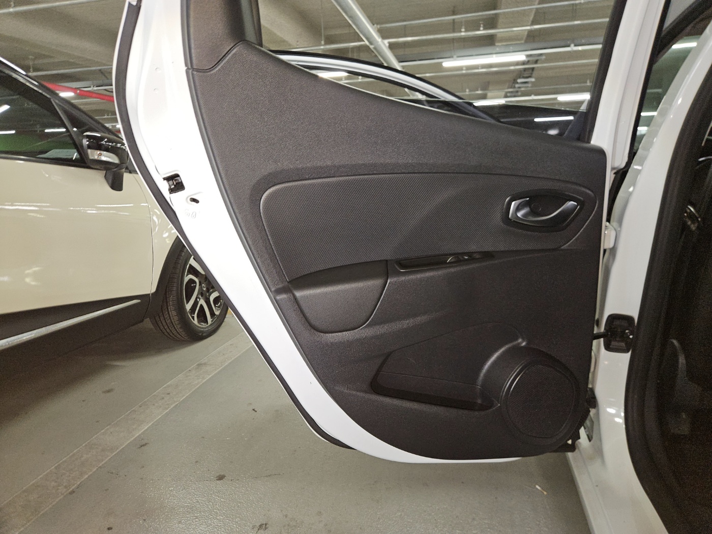 2019 Renault Korea Clio Intense Panoramic - Thumbnail 19