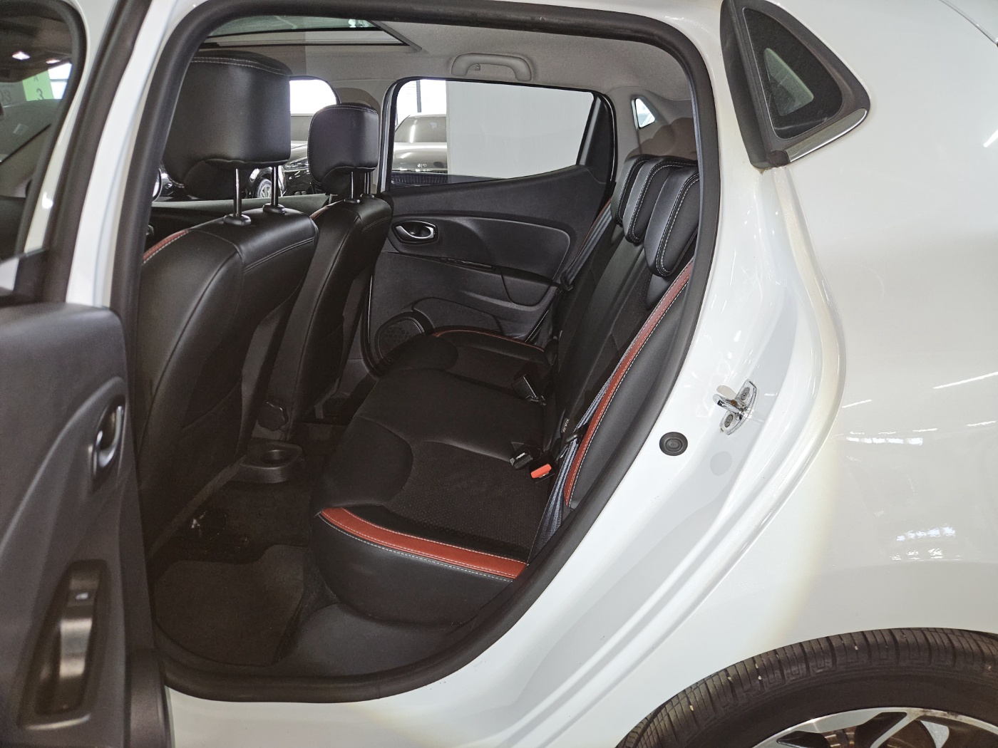 2019 Renault Korea Clio Intense Panoramic - Thumbnail 20