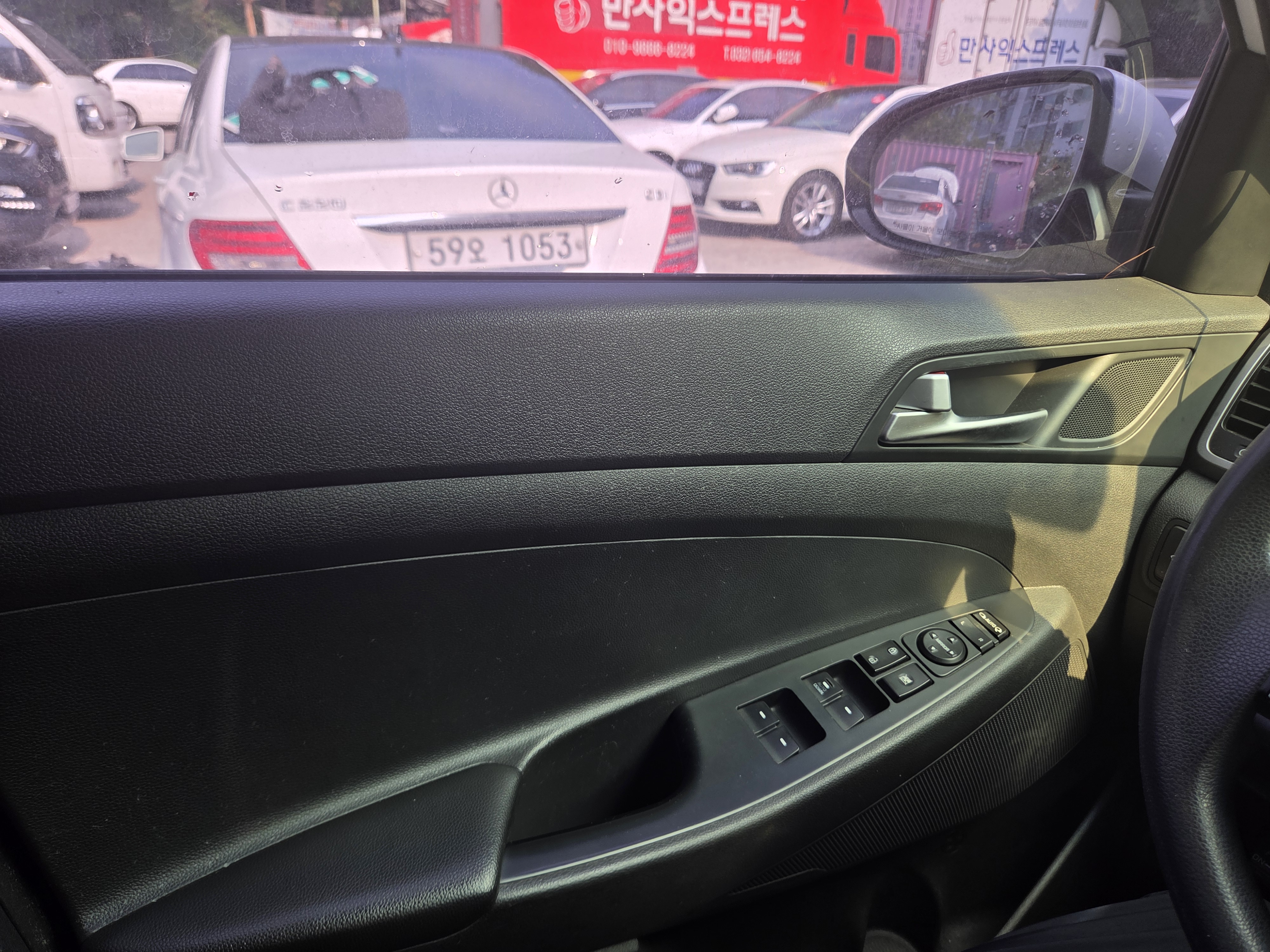 2016 HYUNDAI  ALL NEW TUCSON 1.7 2WD STYLE  - Thumbnail 39