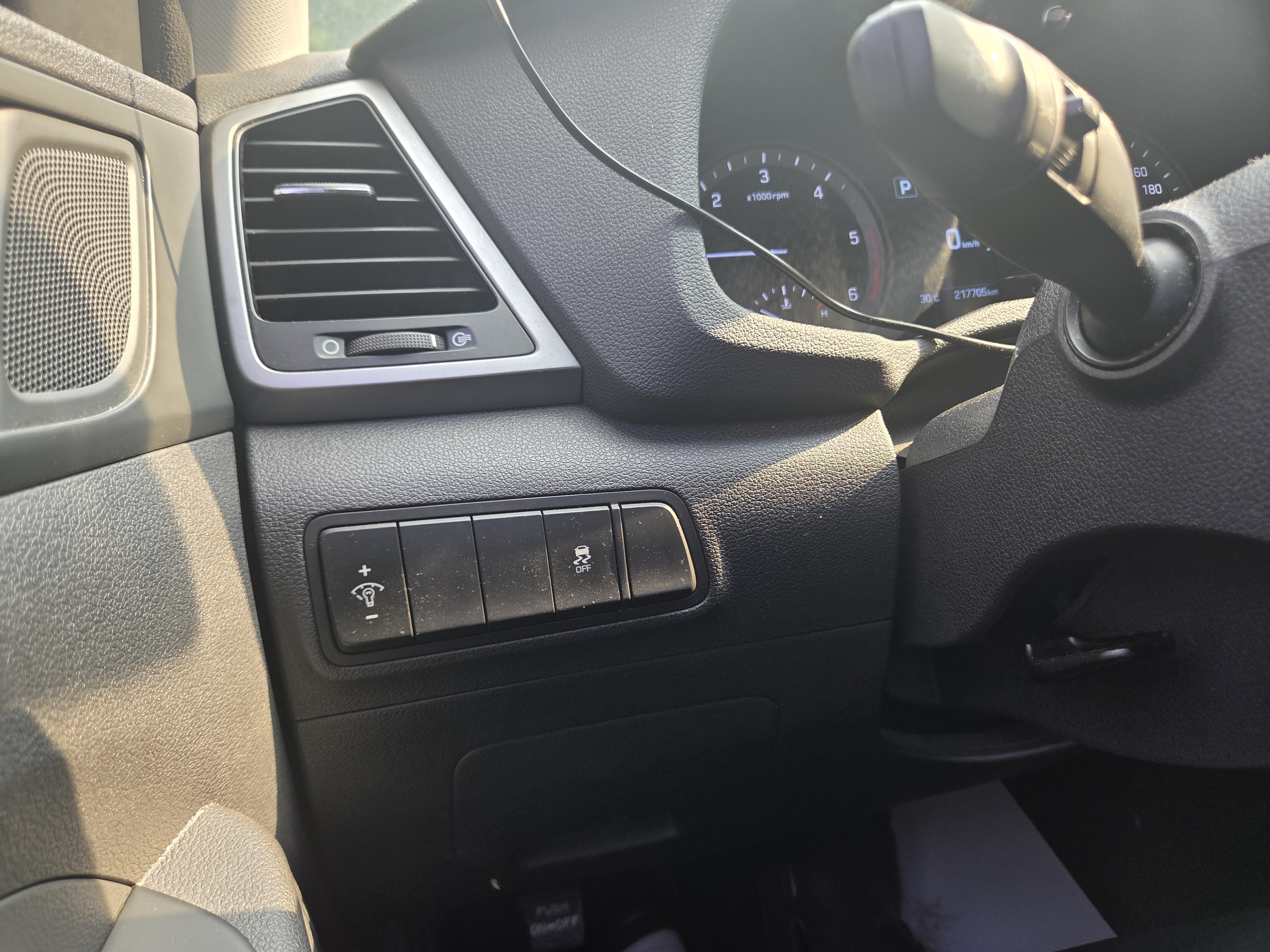 2016 HYUNDAI  ALL NEW TUCSON 1.7 2WD STYLE  - Thumbnail 40