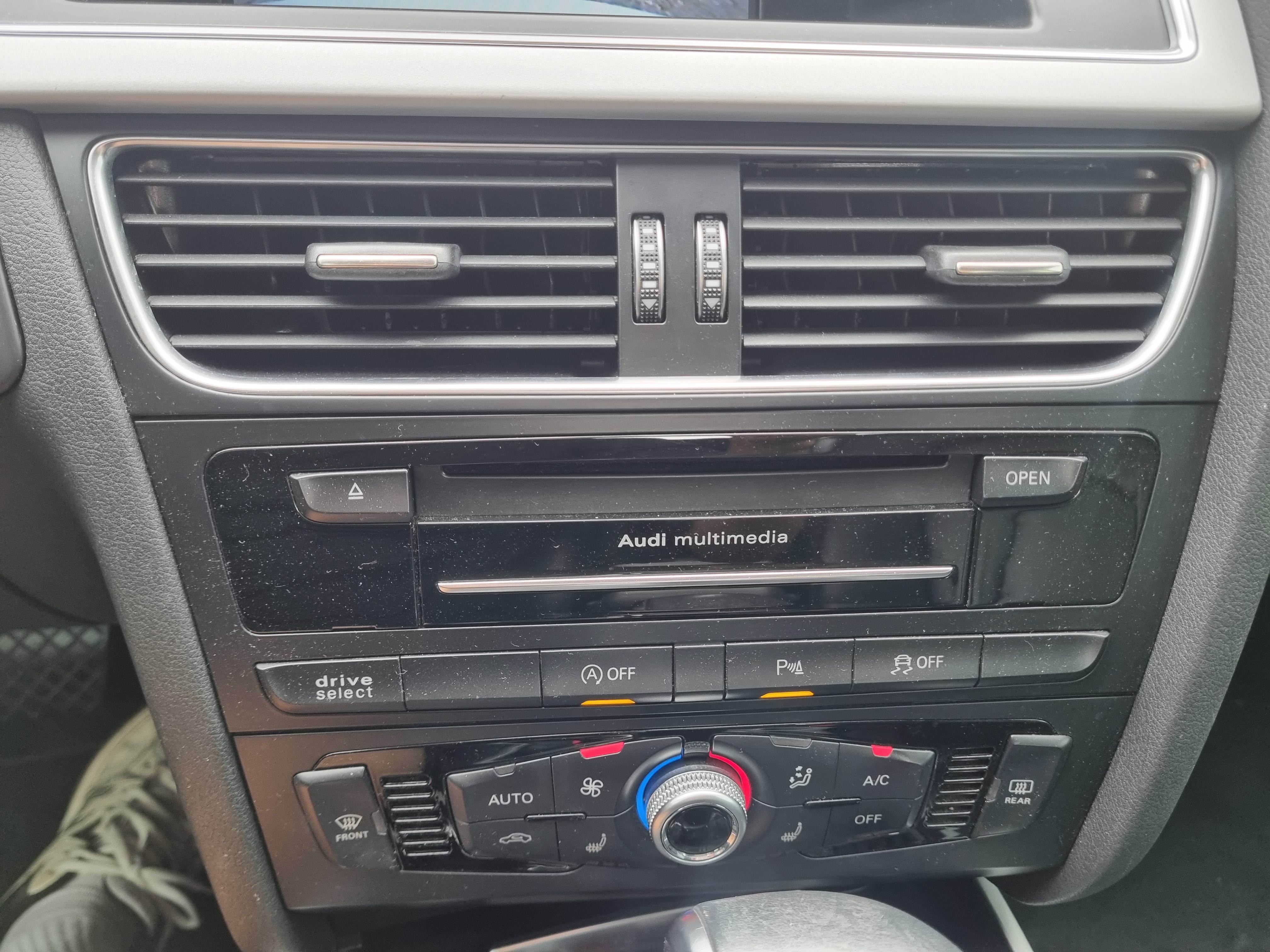 2015 AUDI  A4 30 TDI  - Thumbnail 24