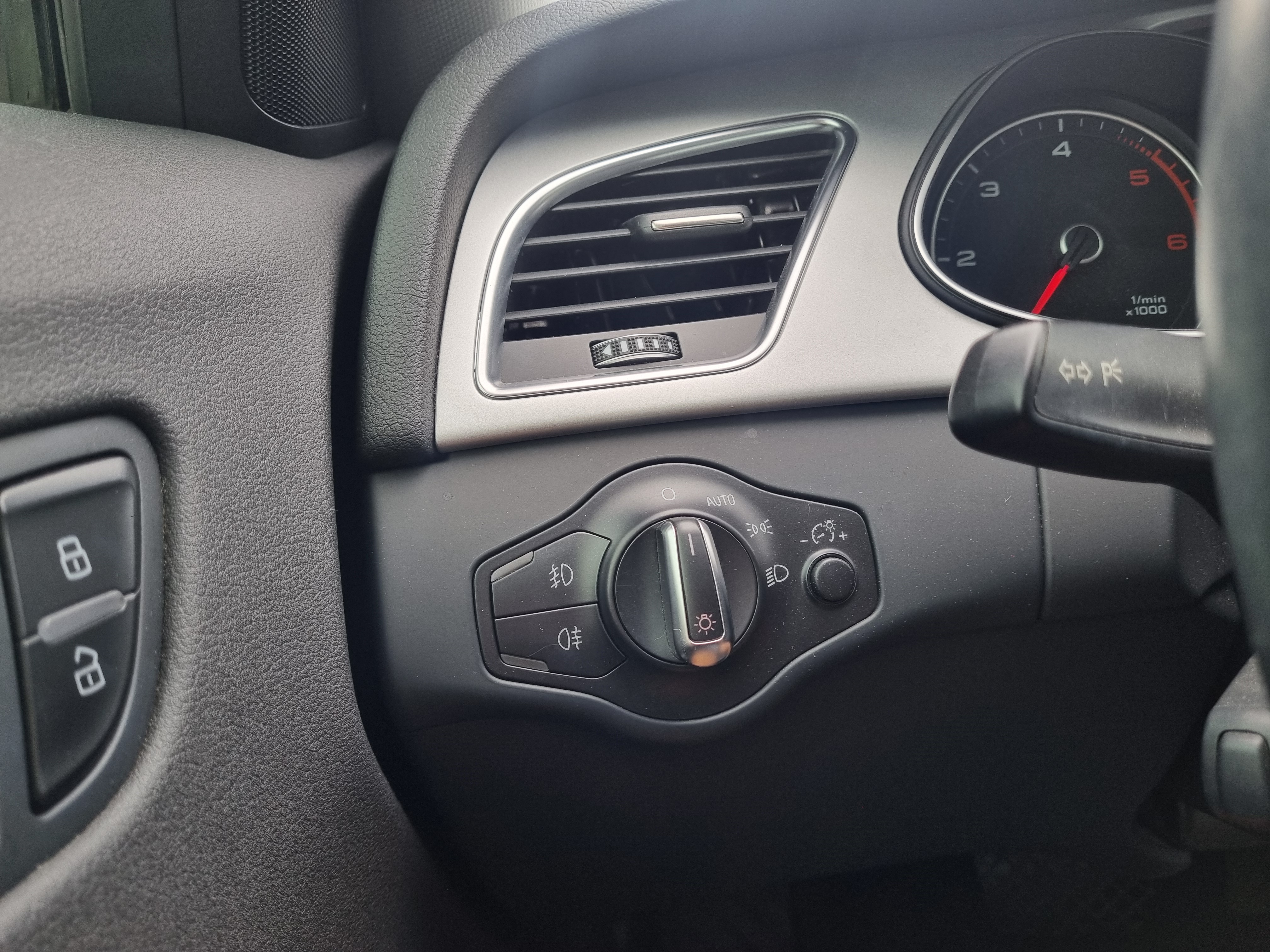 2015 AUDI  A4 30 TDI  - Thumbnail 31