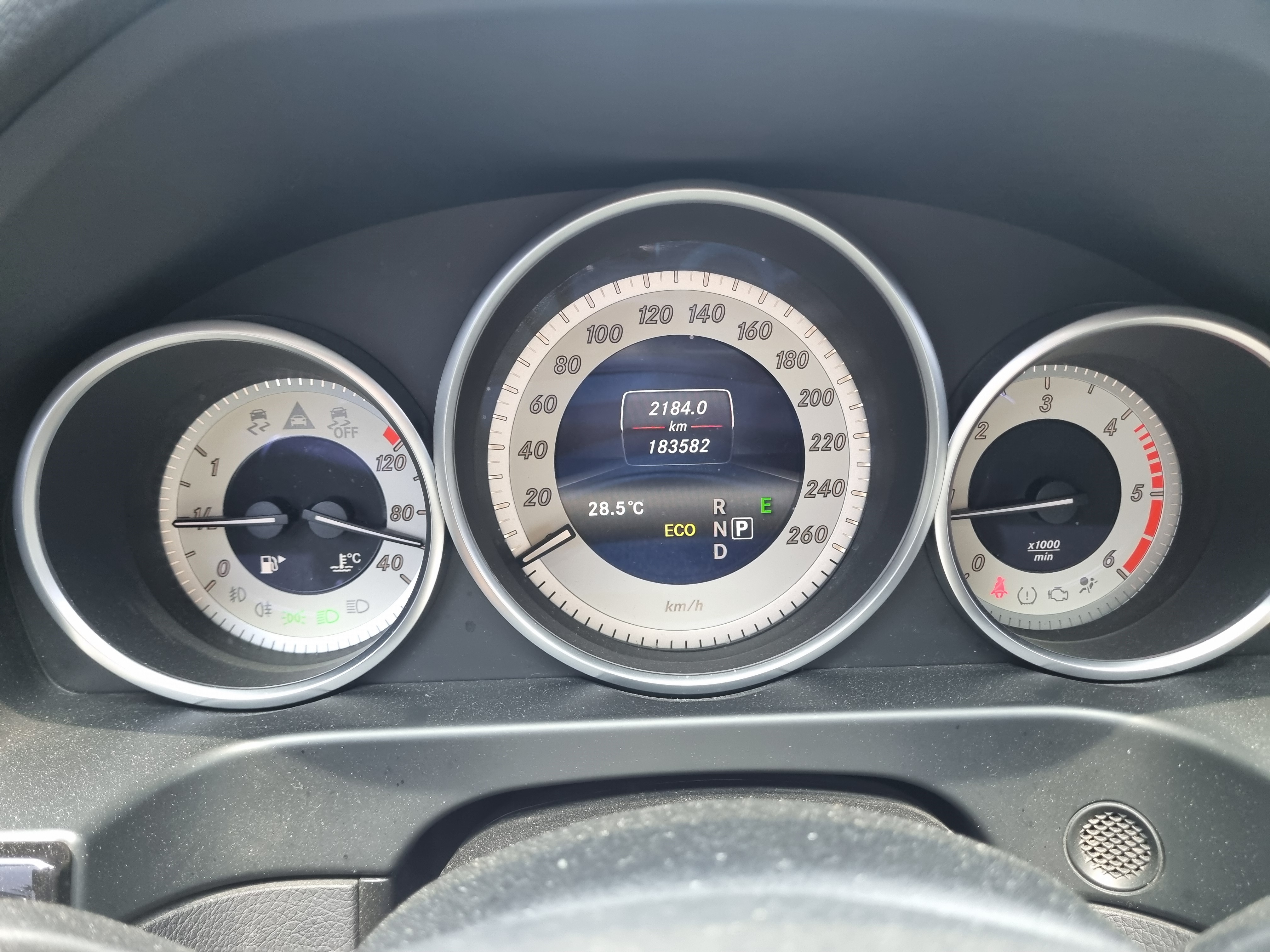 2016 BENZ  W212 E220  - Thumbnail 26