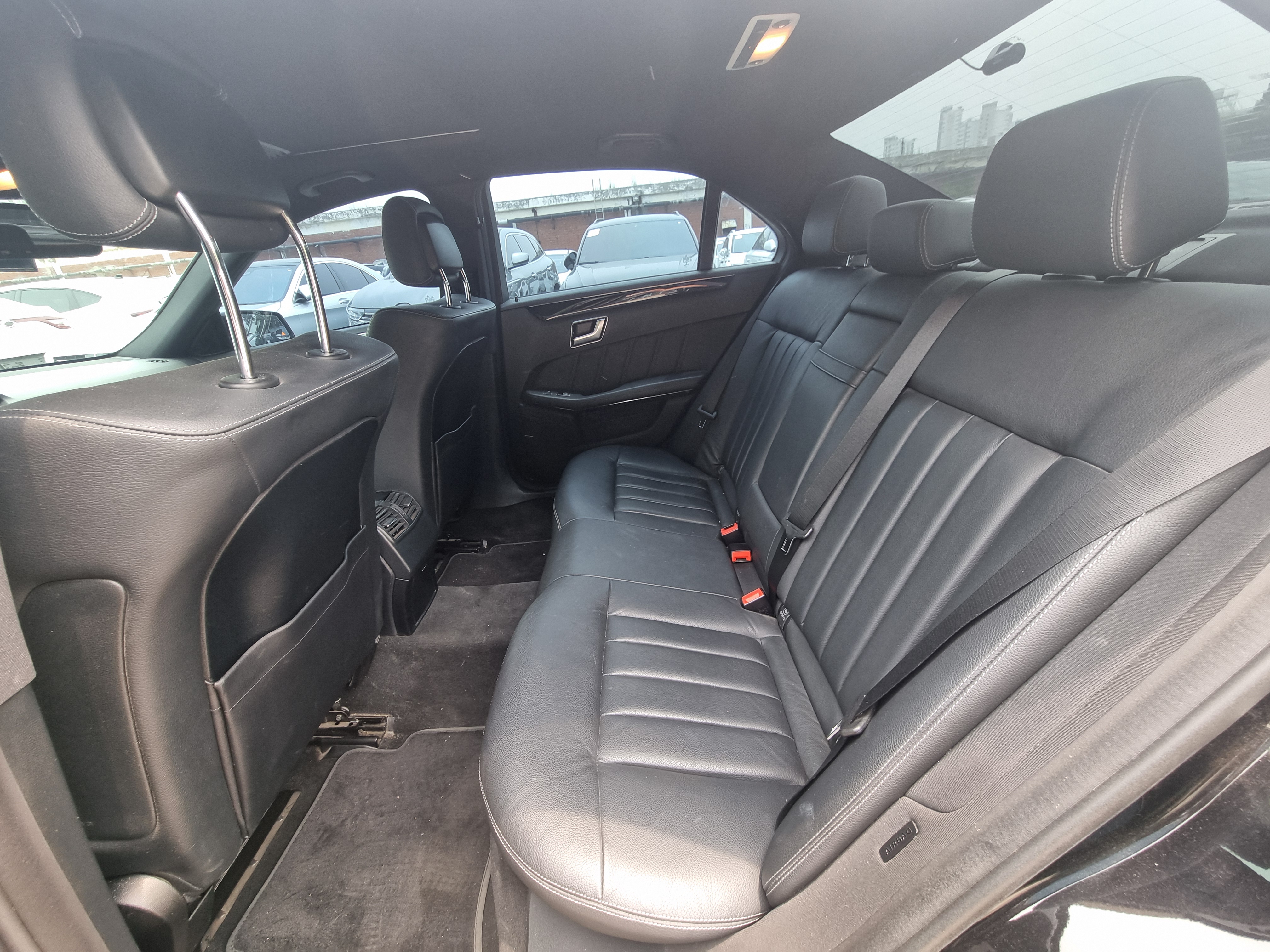 2016 BENZ  W212 E220  - Thumbnail 32