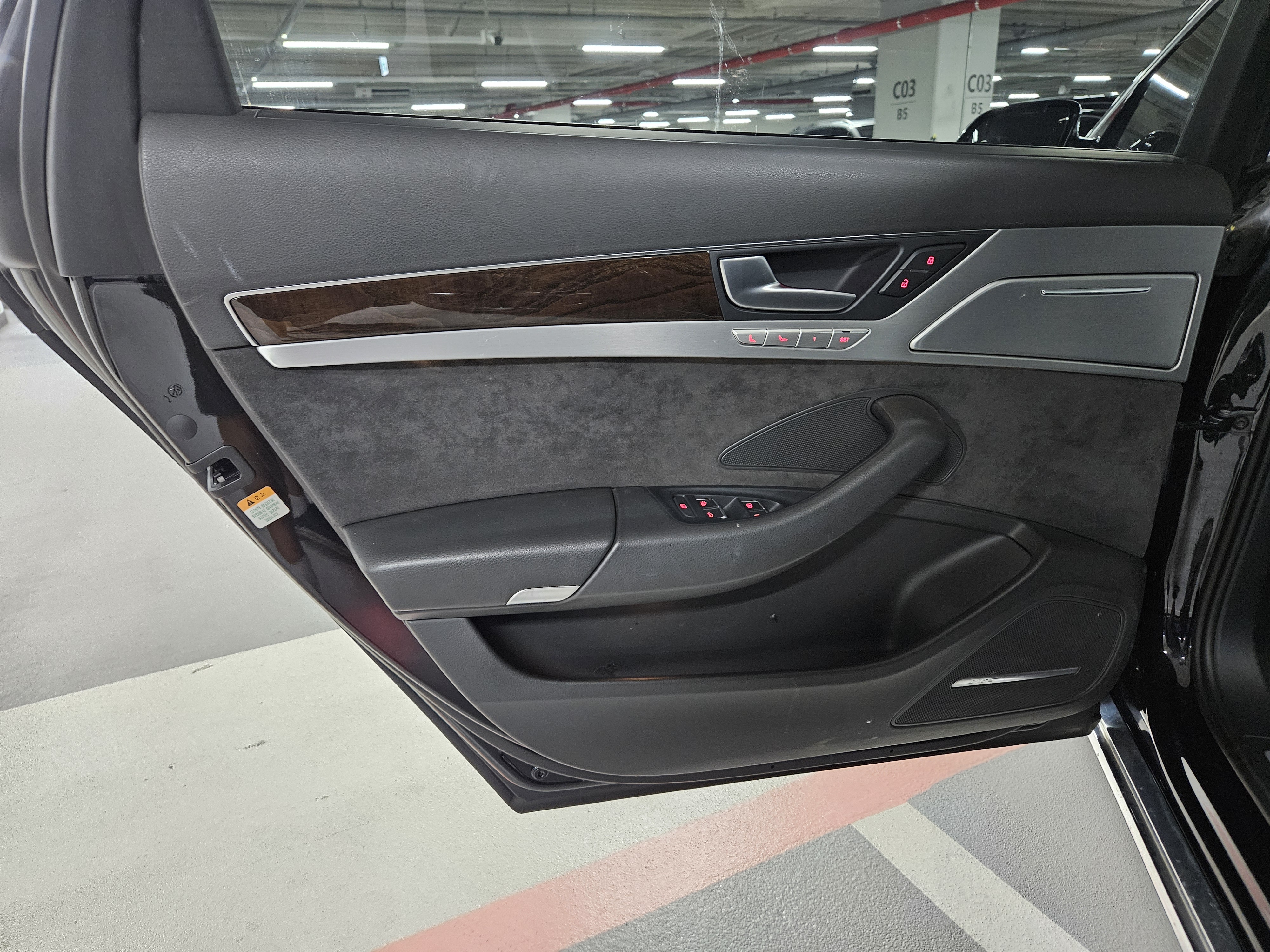 2014 AUDI  A8 3.0 TDI Quattro LWB D4  - Thumbnail 31