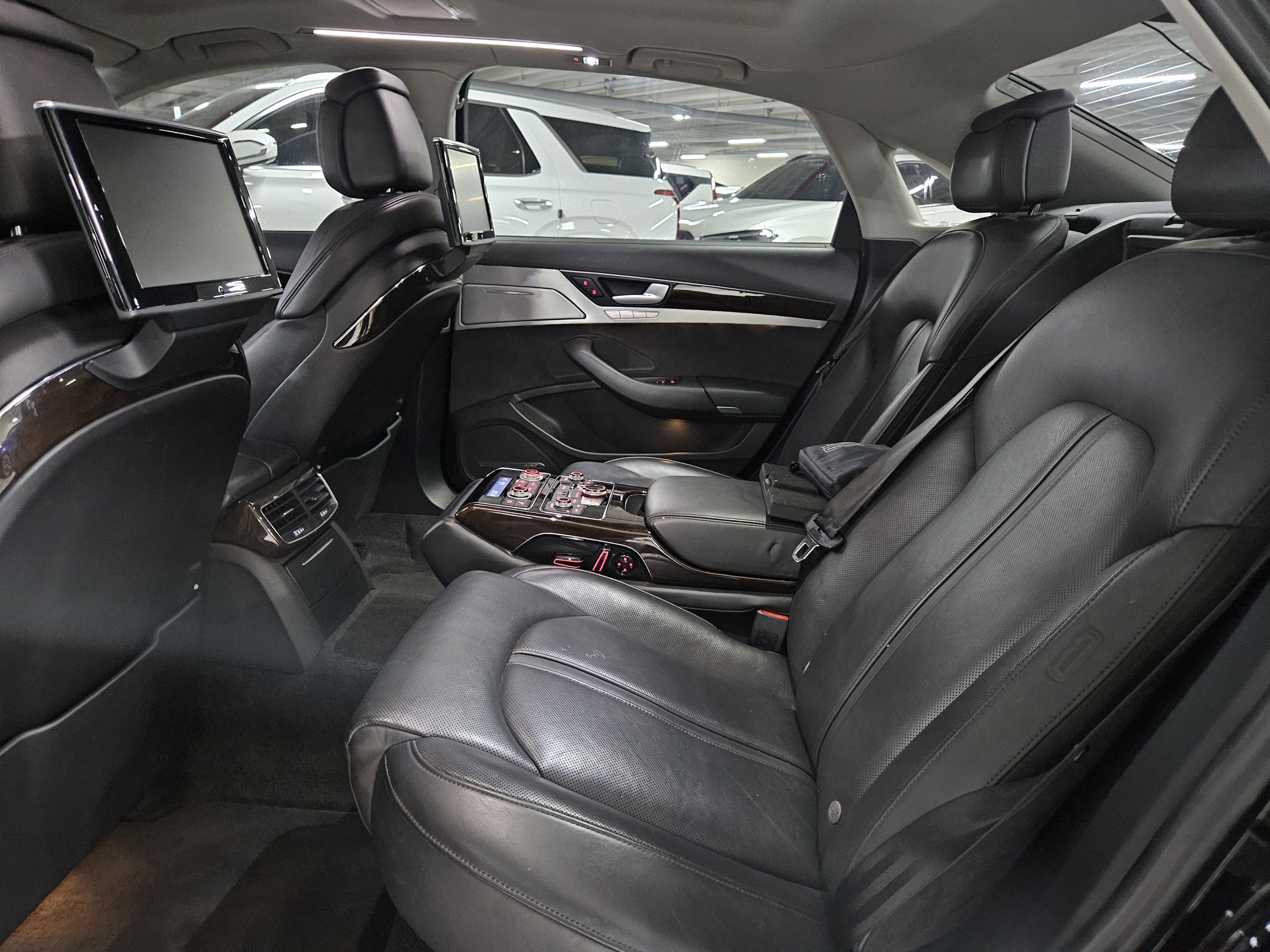 2014 AUDI  A8 3.0 TDI Quattro LWB D4  - Thumbnail 32