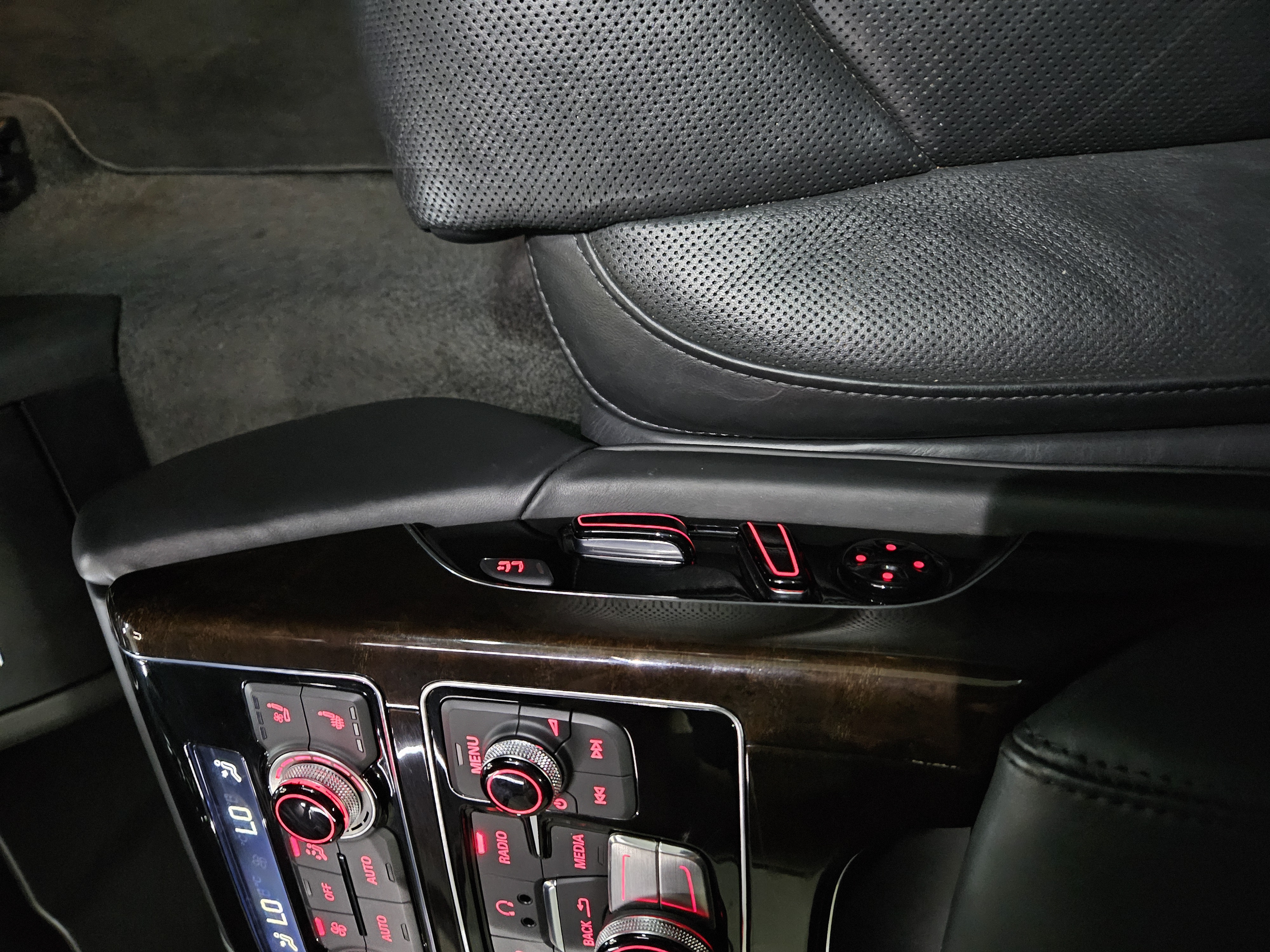 2014 AUDI  A8 3.0 TDI Quattro LWB D4  - Thumbnail 40