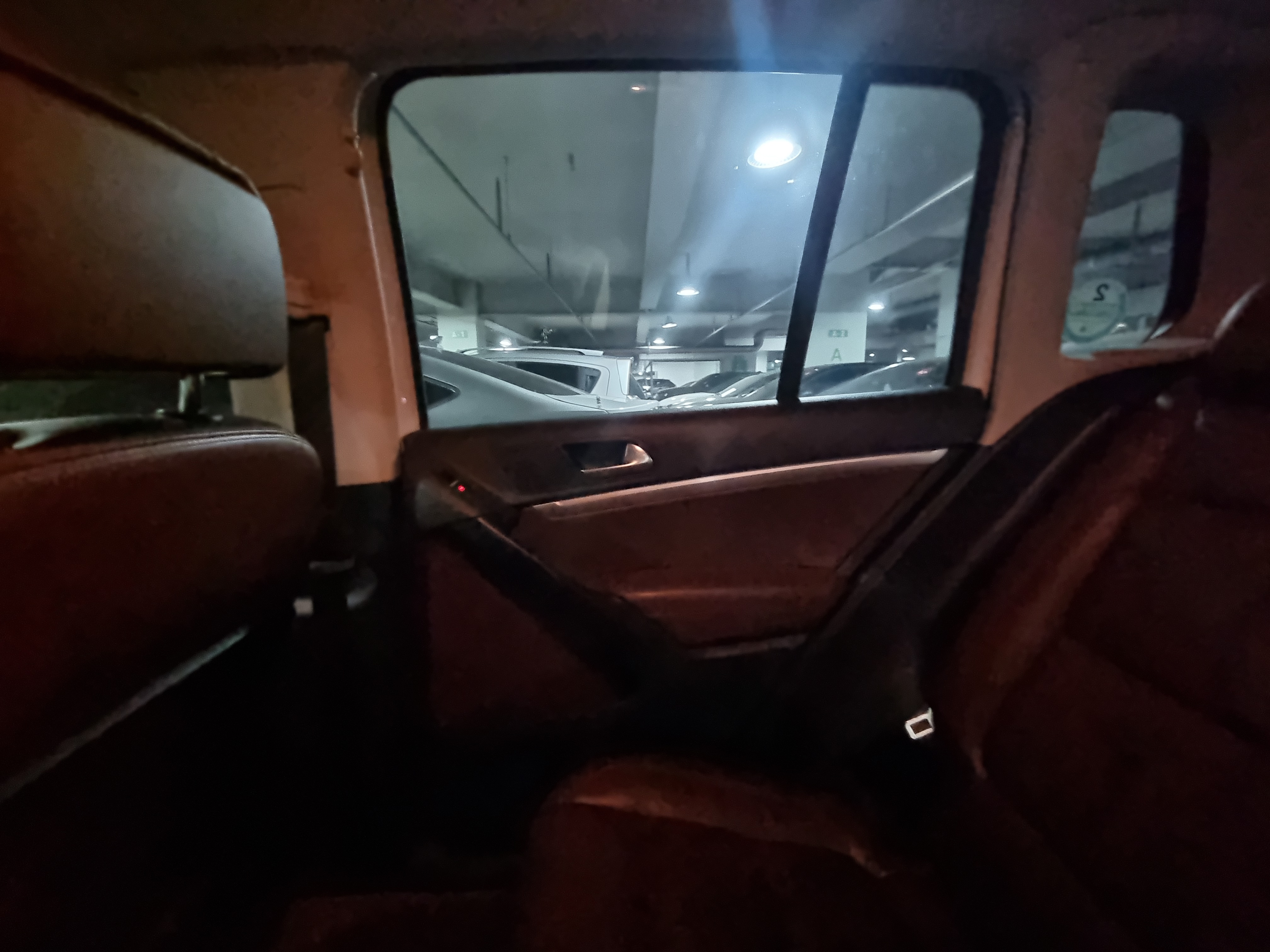 2014 Volkswagen Tiguan 2.0 tdi comfort 5N  - Thumbnail 30