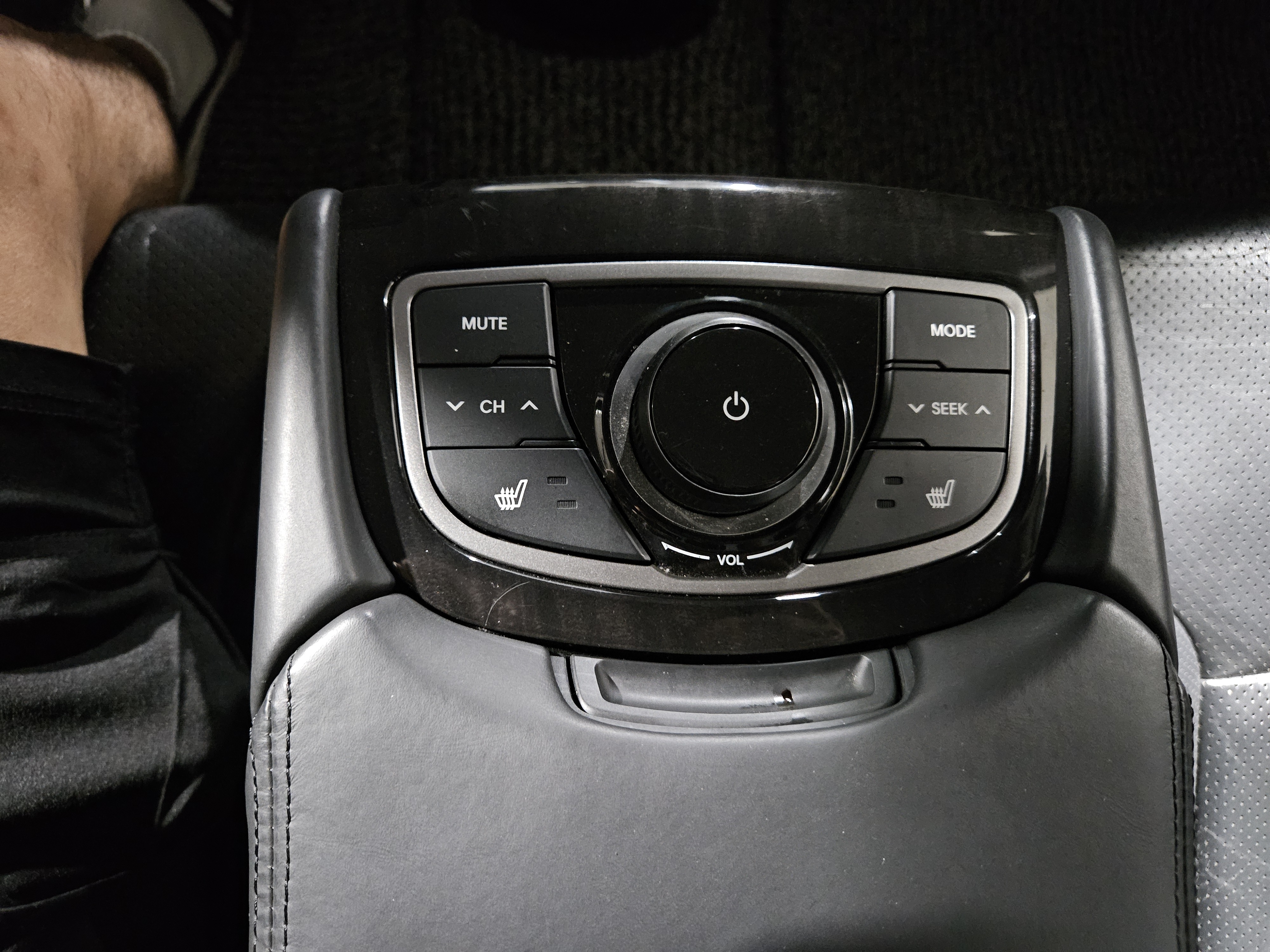 2013  Hyundai  Grandeur - Thumbnail 21