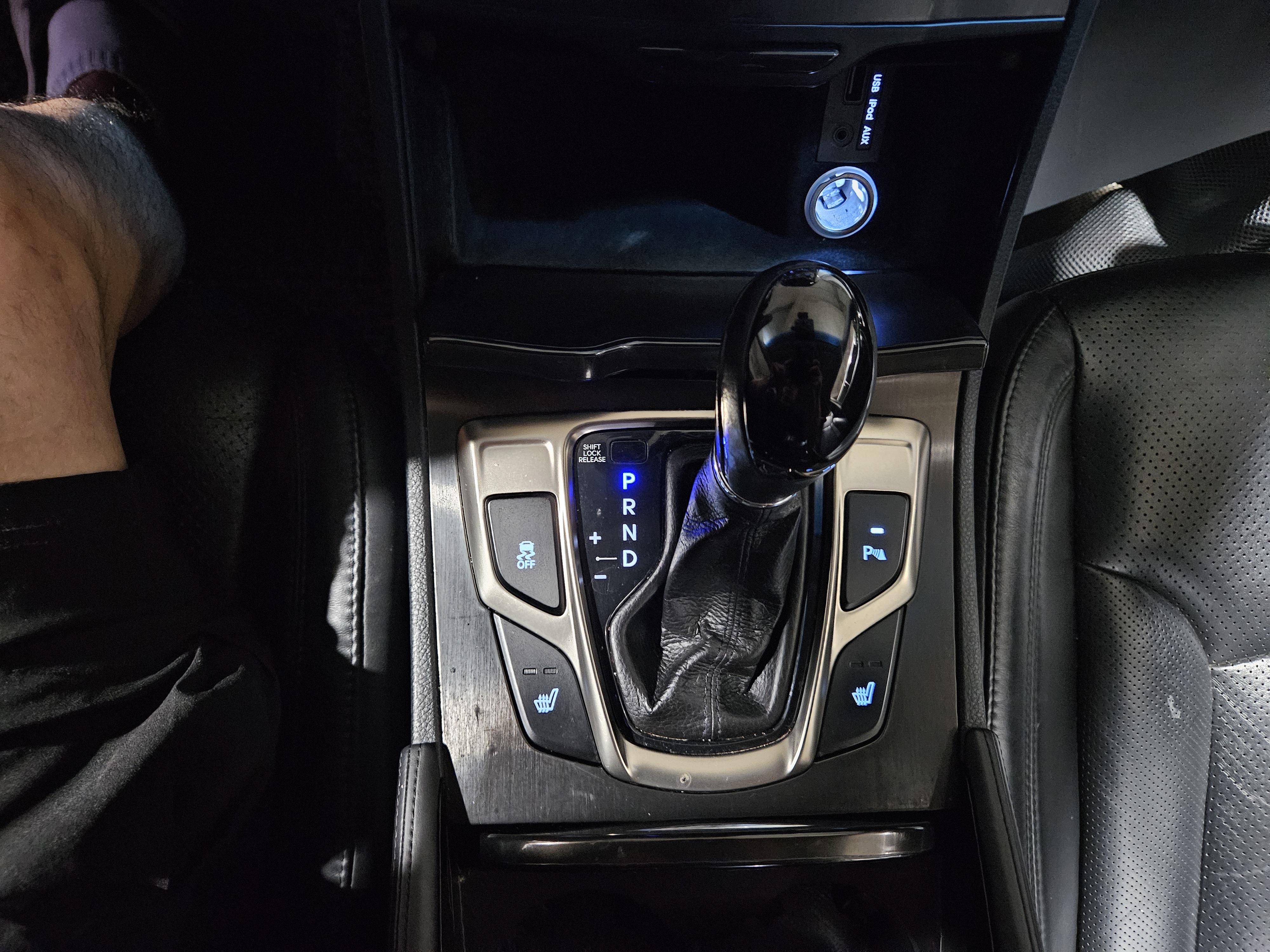 2013  Hyundai  Grandeur - Thumbnail 25