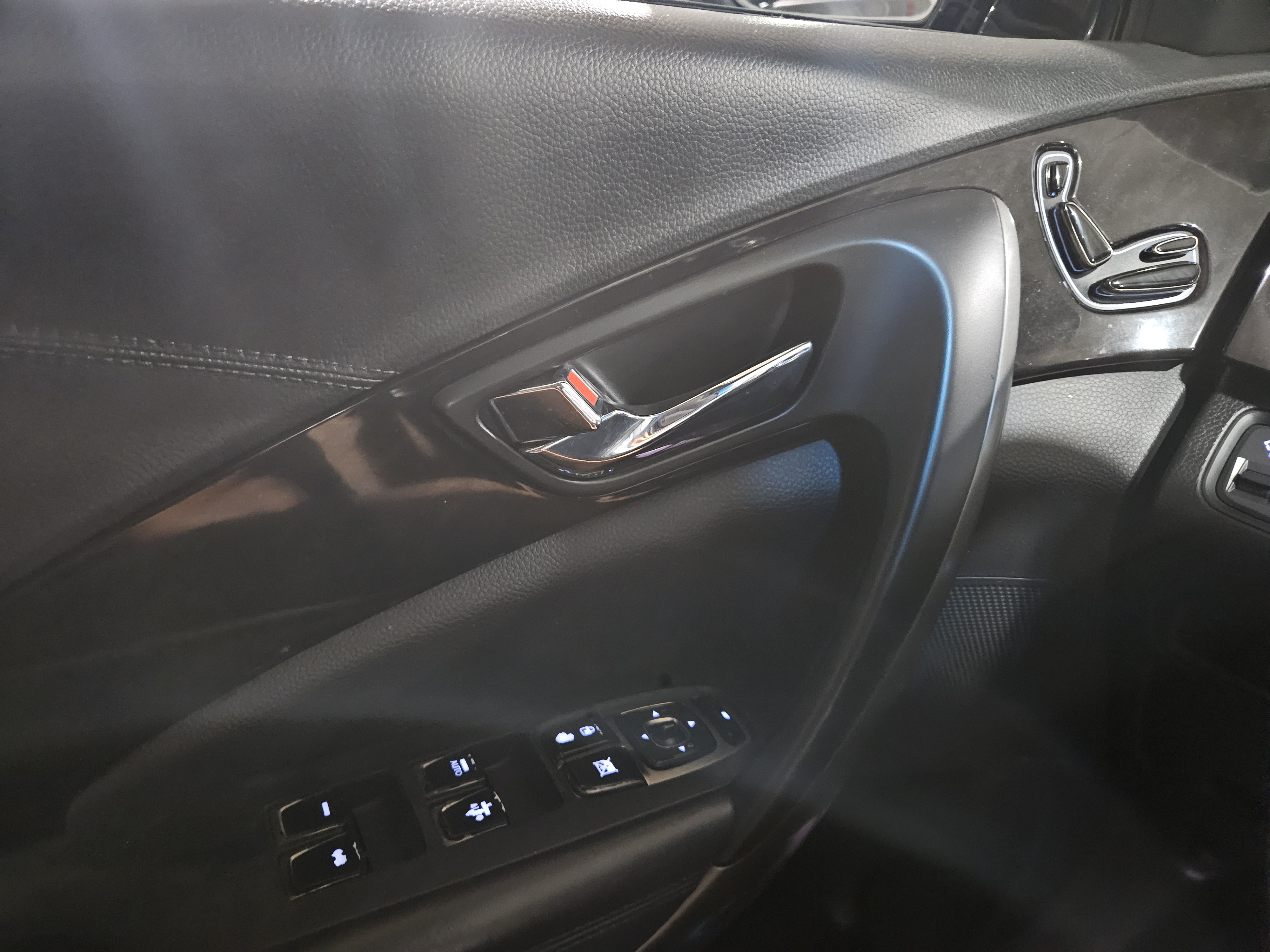 2013  Hyundai  Grandeur - Thumbnail 30