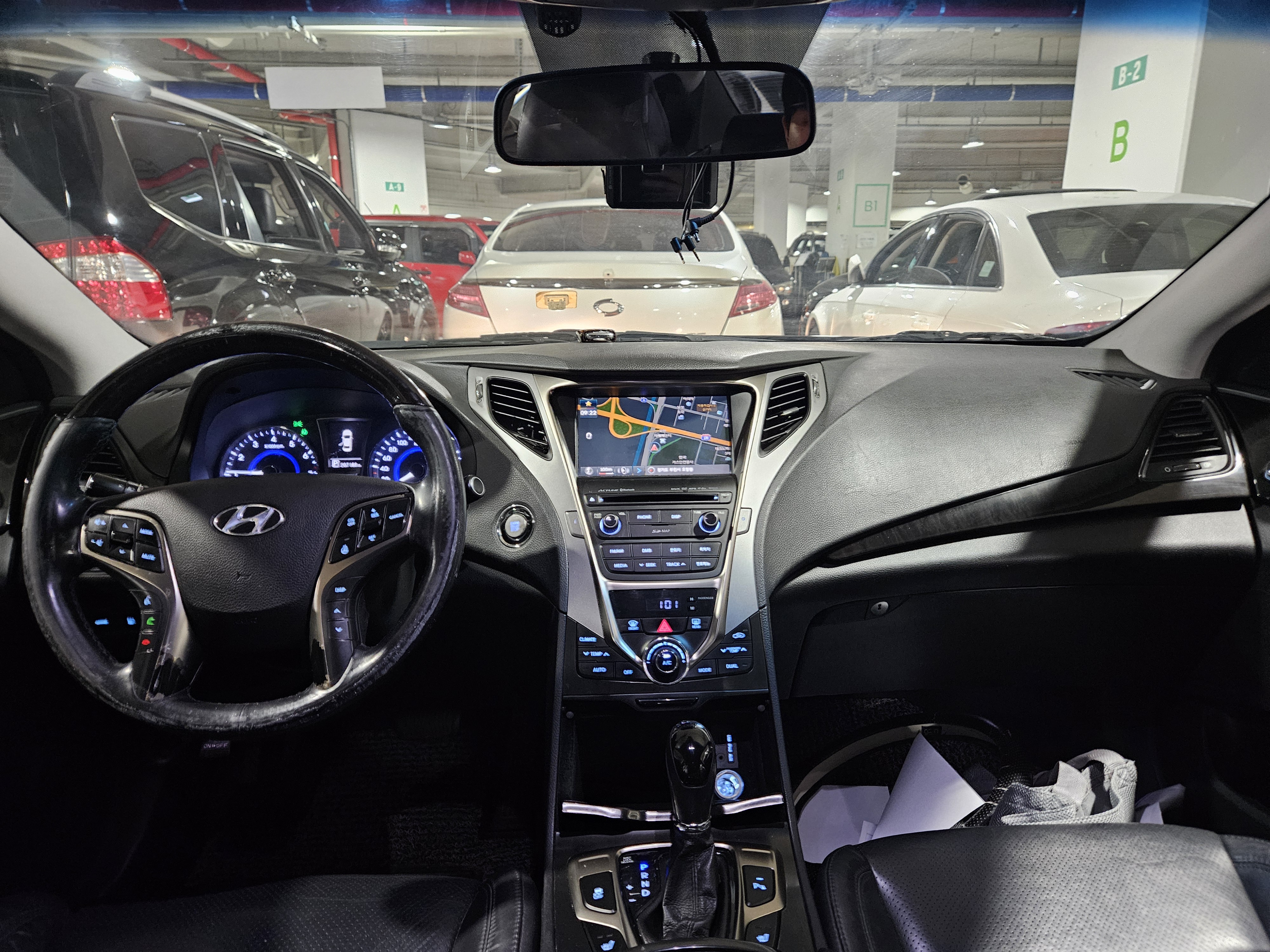 2013  Hyundai  Grandeur - Thumbnail 31