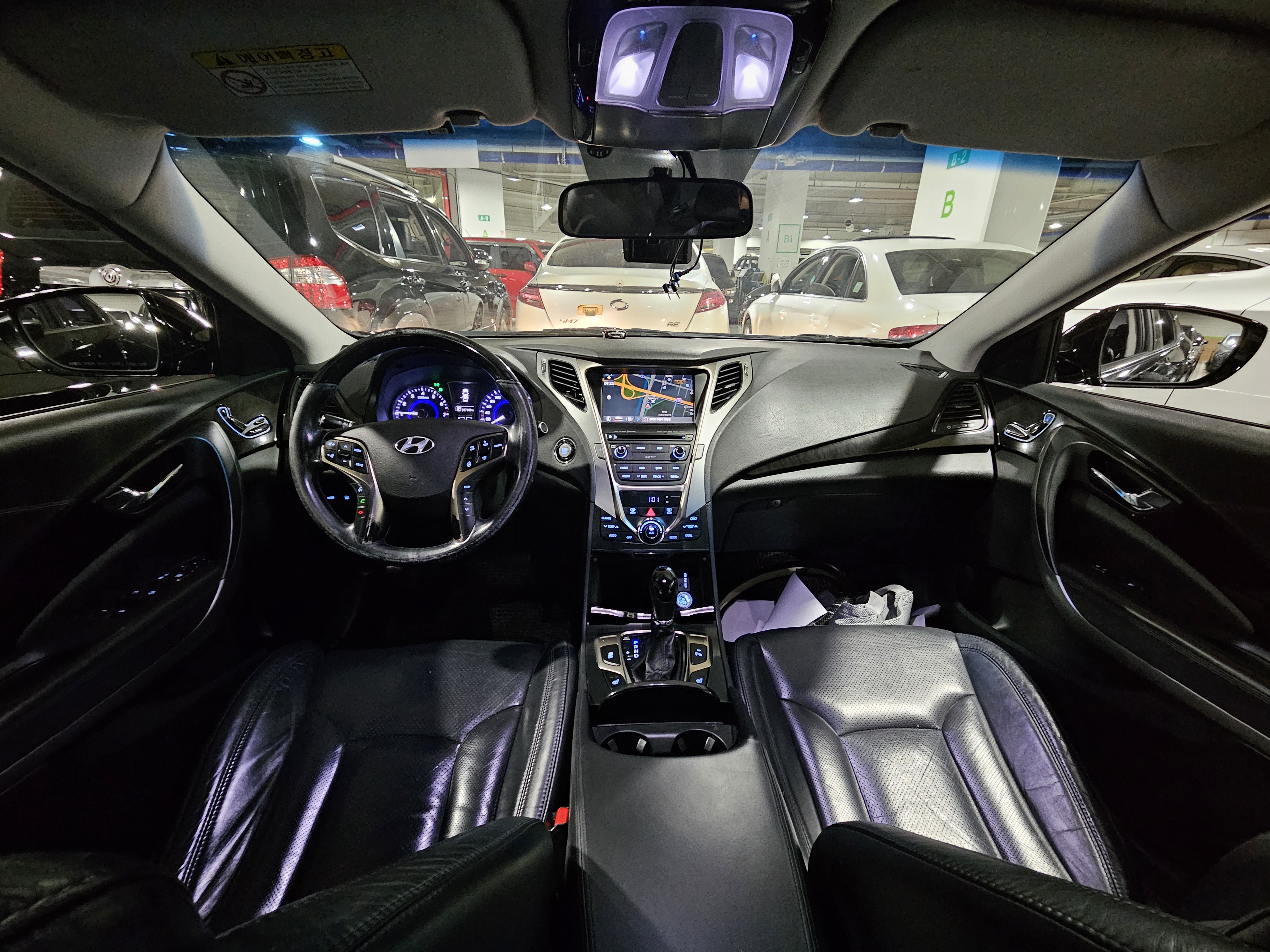 2013  Hyundai  Grandeur - Thumbnail 32