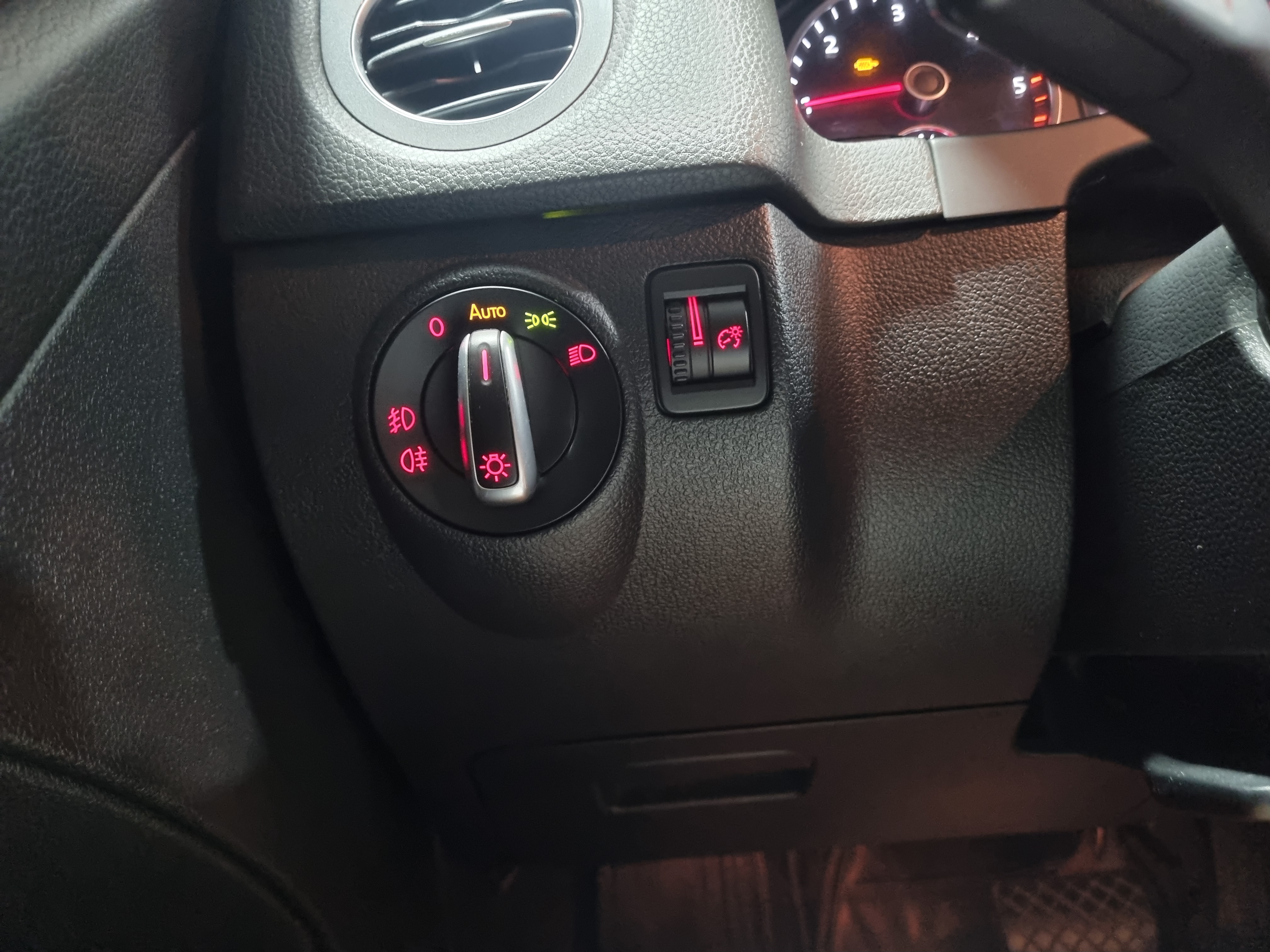 2014  Volkswagen TIGUAN 2.0 TDI COMFORT 5N  - Thumbnail 27
