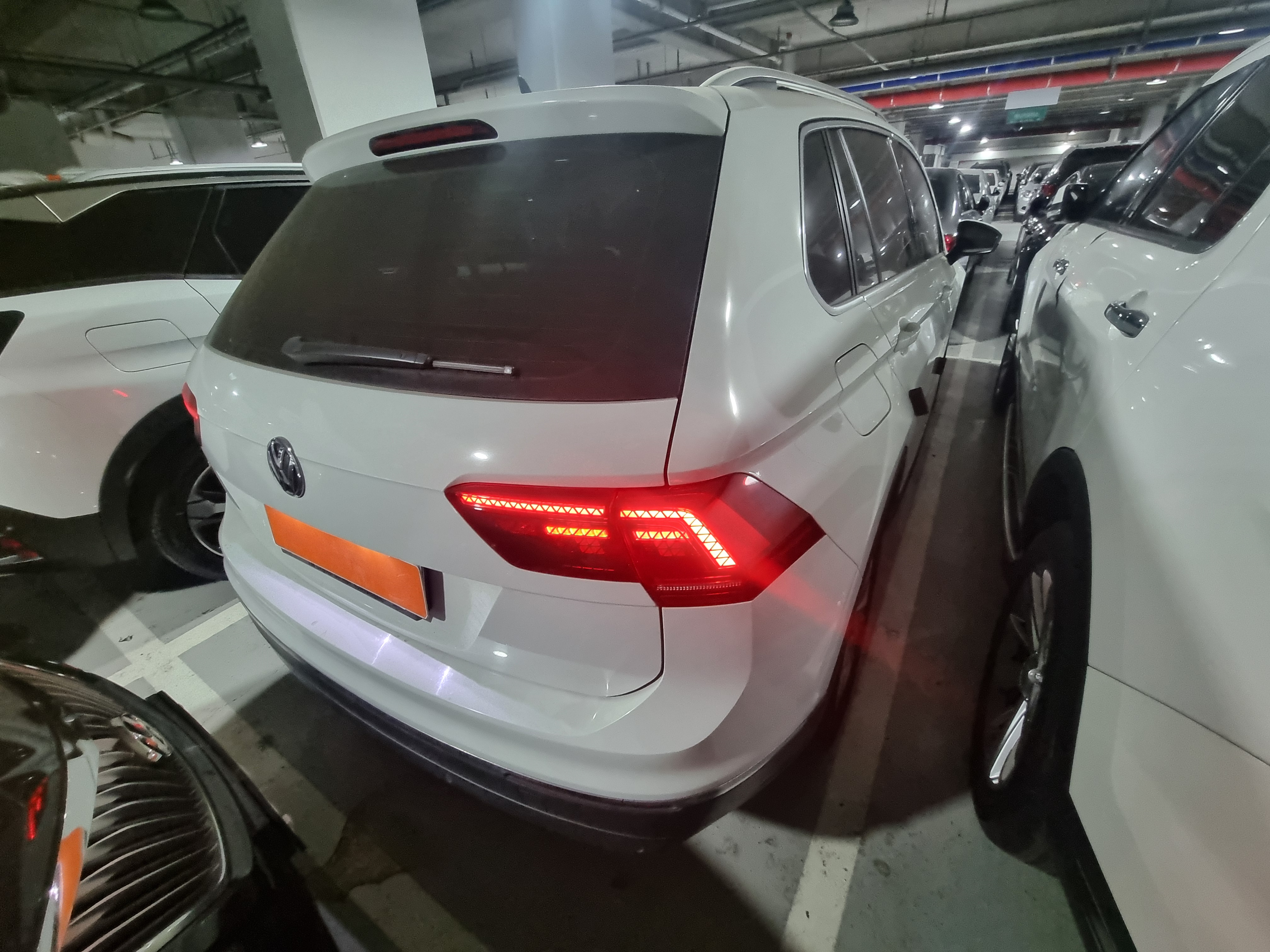 2018 VOLKSWAGEN  TIGUAN 2.0 TDI PREMIUM  - Thumbnail 8