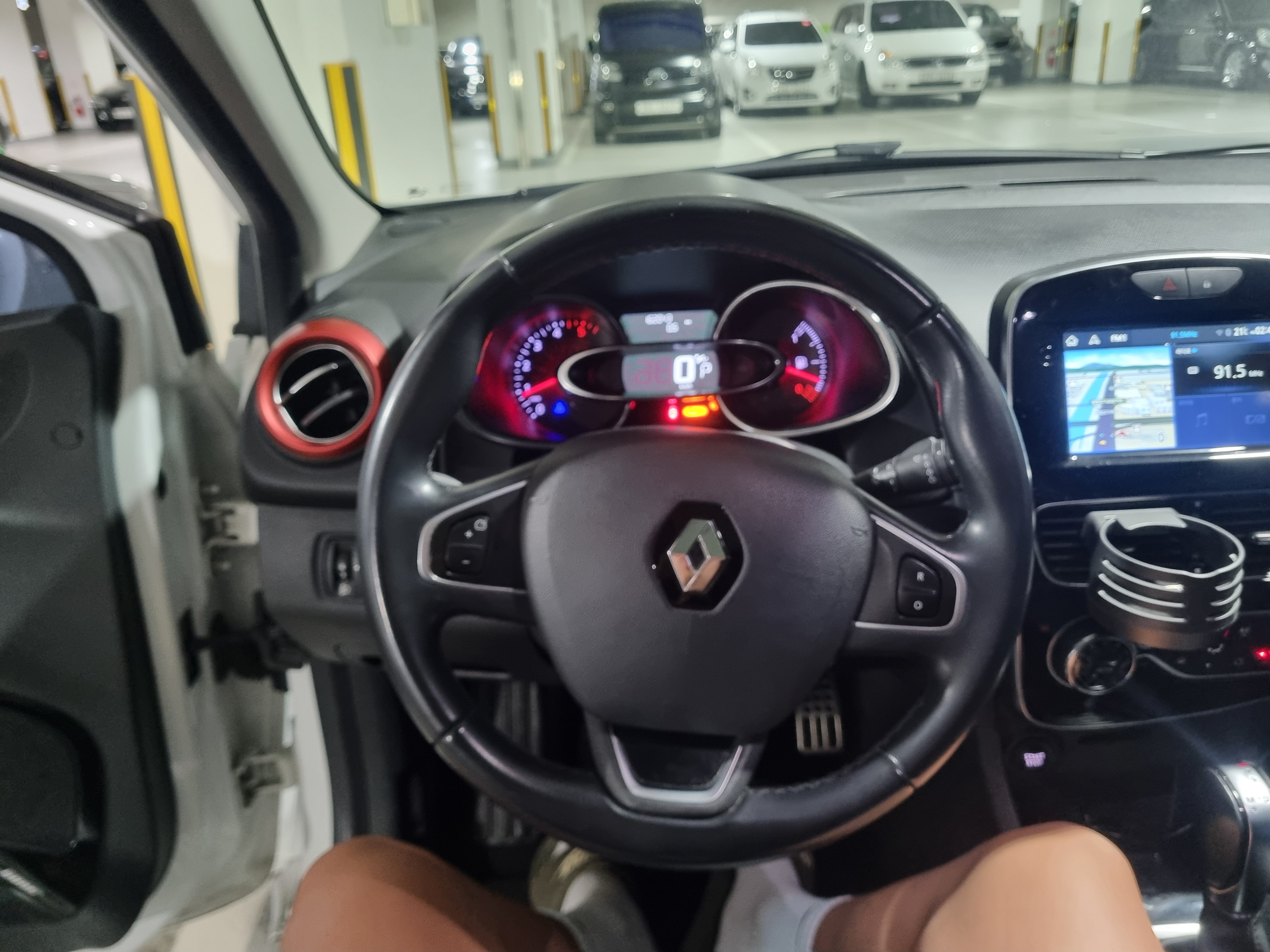2018  renault clio intense  - Thumbnail 6
