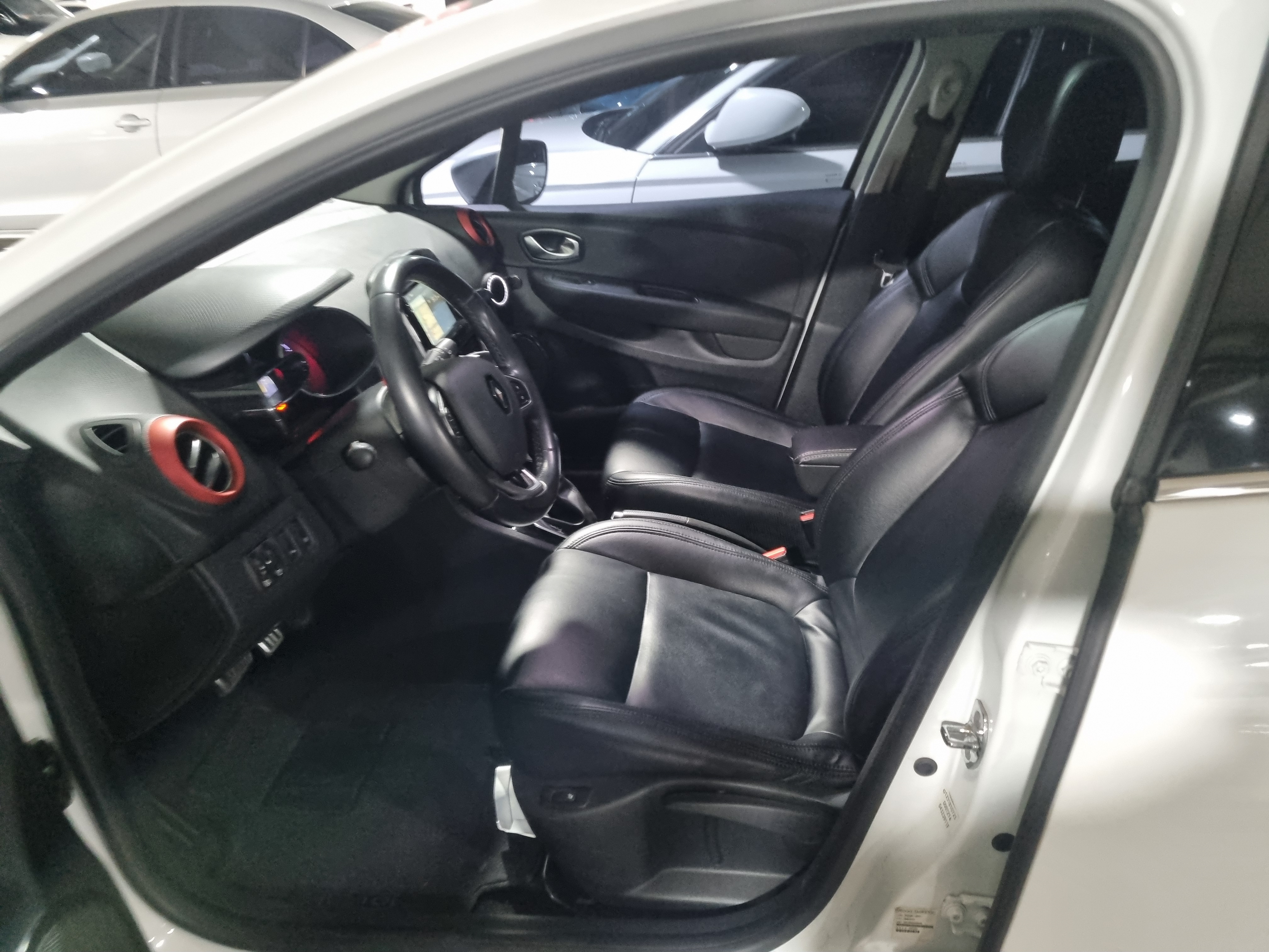 2018  renault clio intense  - Thumbnail 20