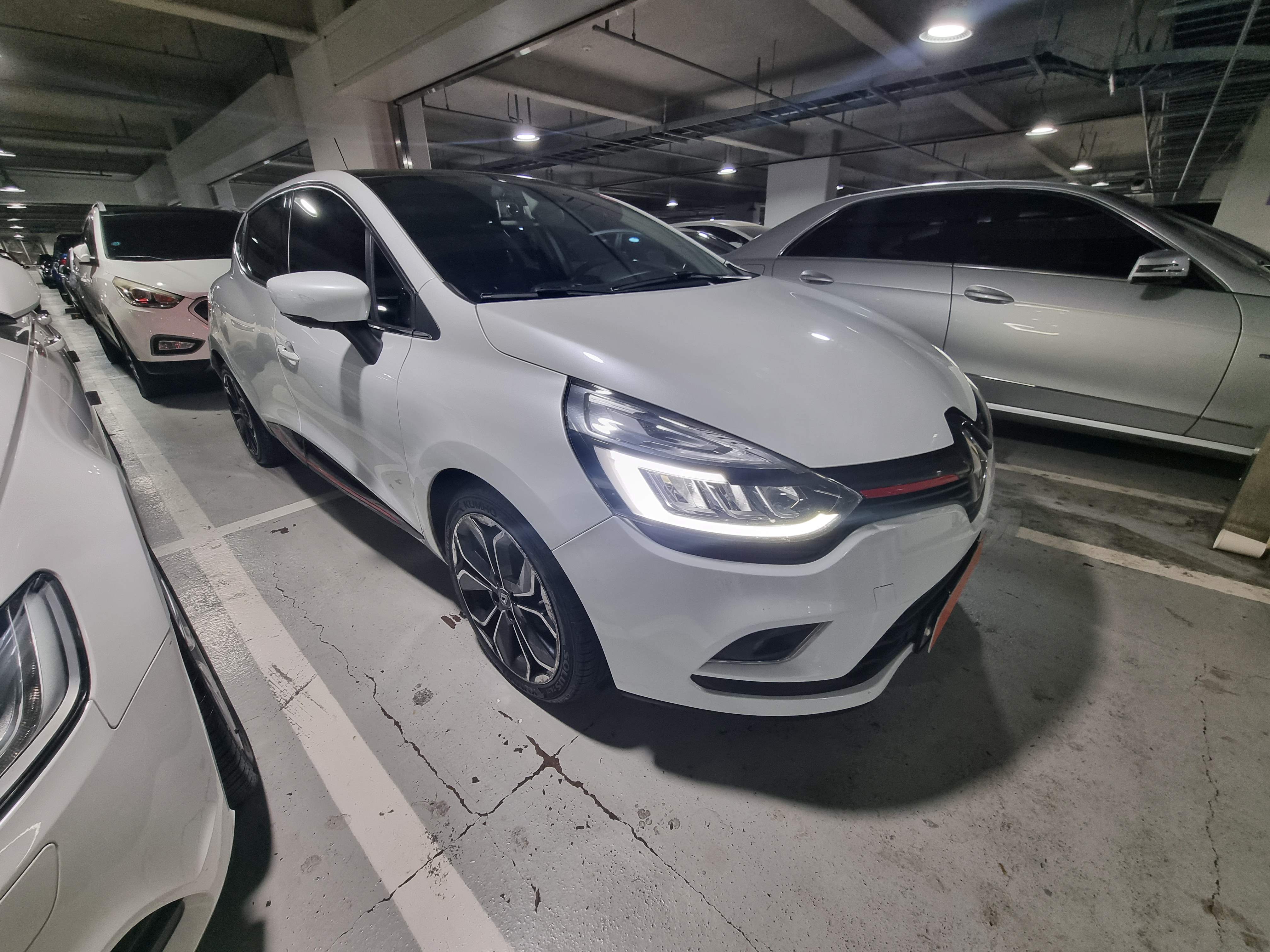2018  renault clio intense  - Thumbnail 27