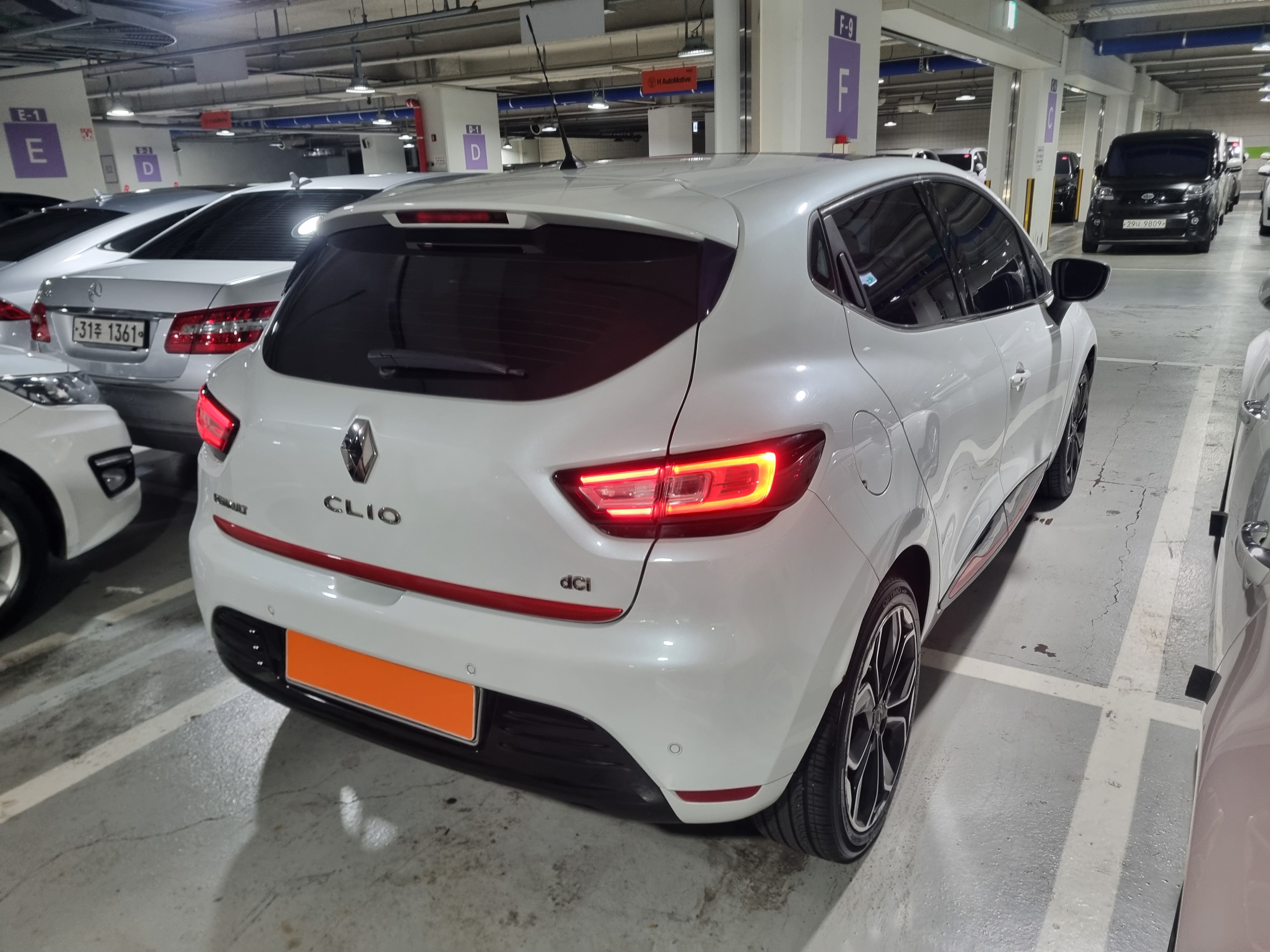 2018  renault clio intense  - Thumbnail 29