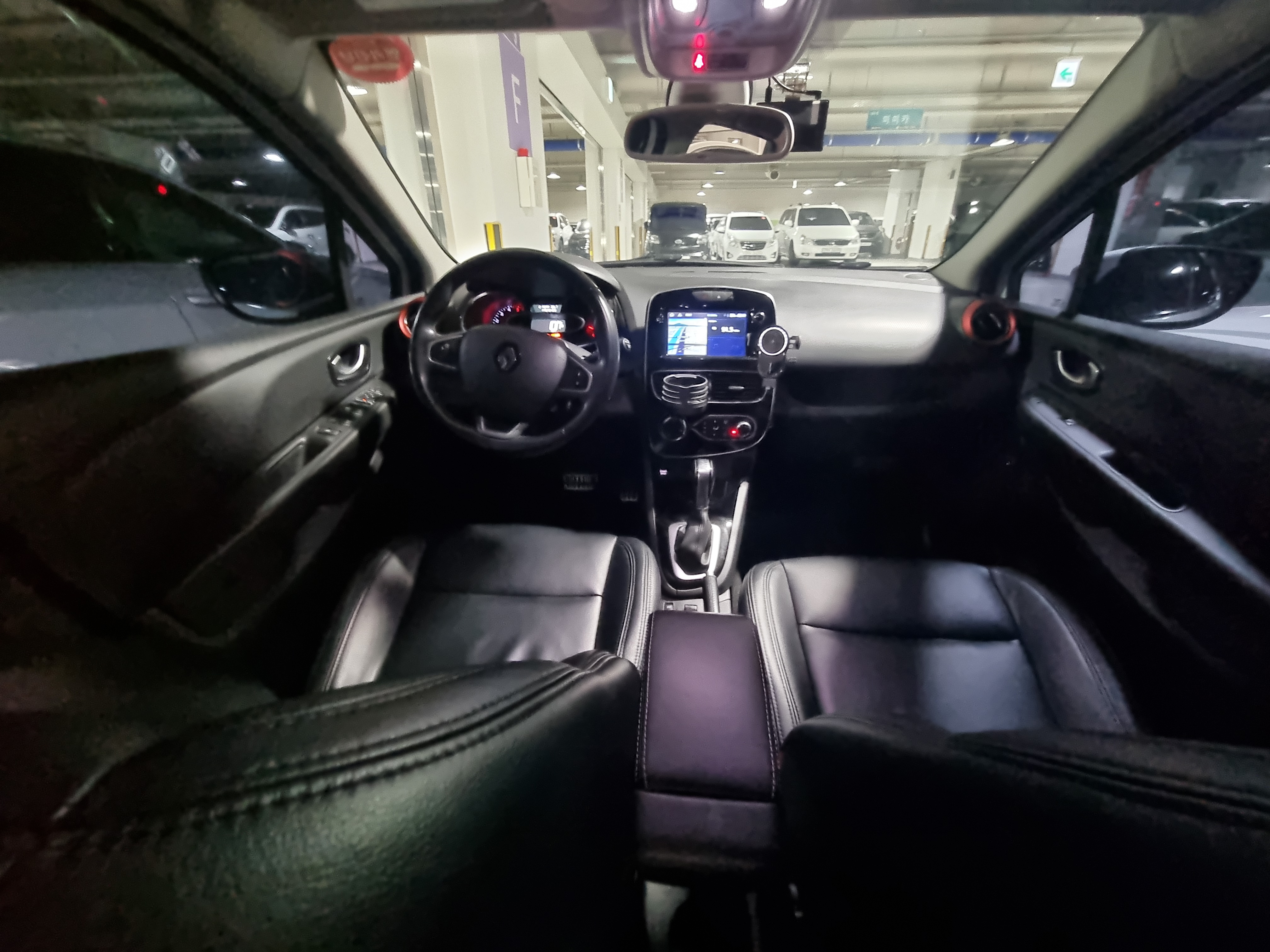 2018  renault clio intense  - Thumbnail 41