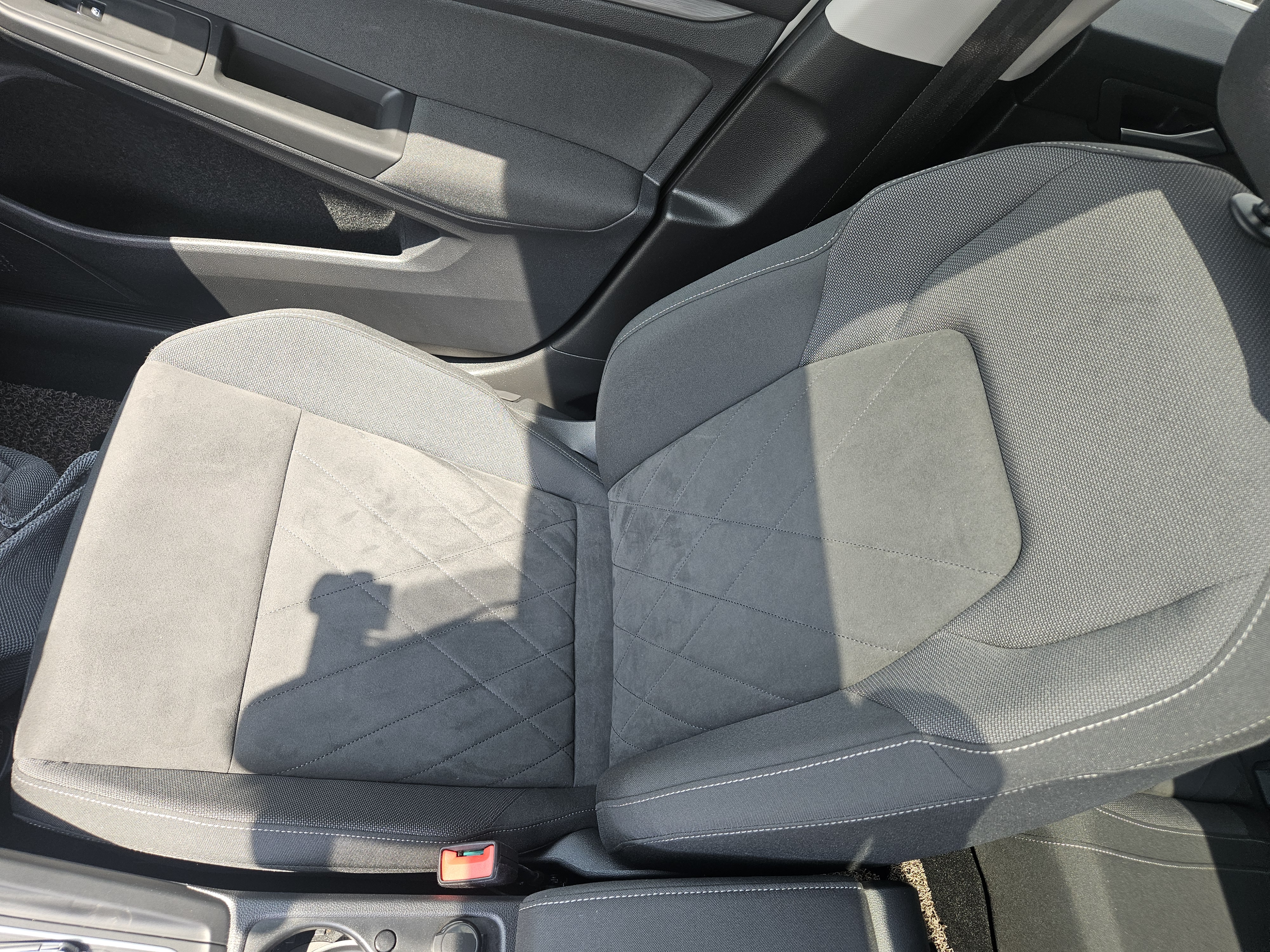 2022 VOLKSWAGEN Golf 8 2.0 TDI PRESTIGE  - Thumbnail 19