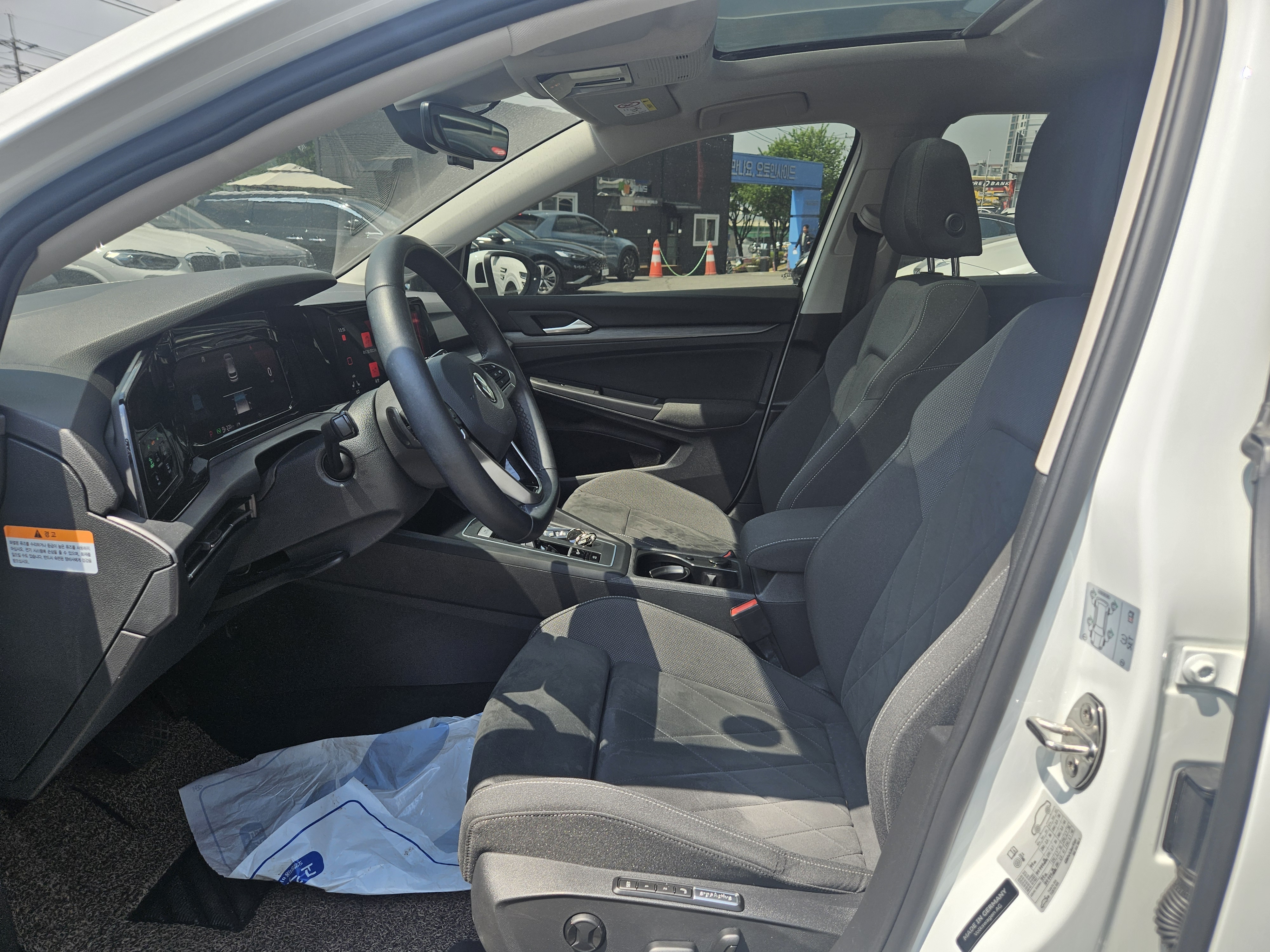 2022 VOLKSWAGEN Golf 8 2.0 TDI PRESTIGE  - Thumbnail 21