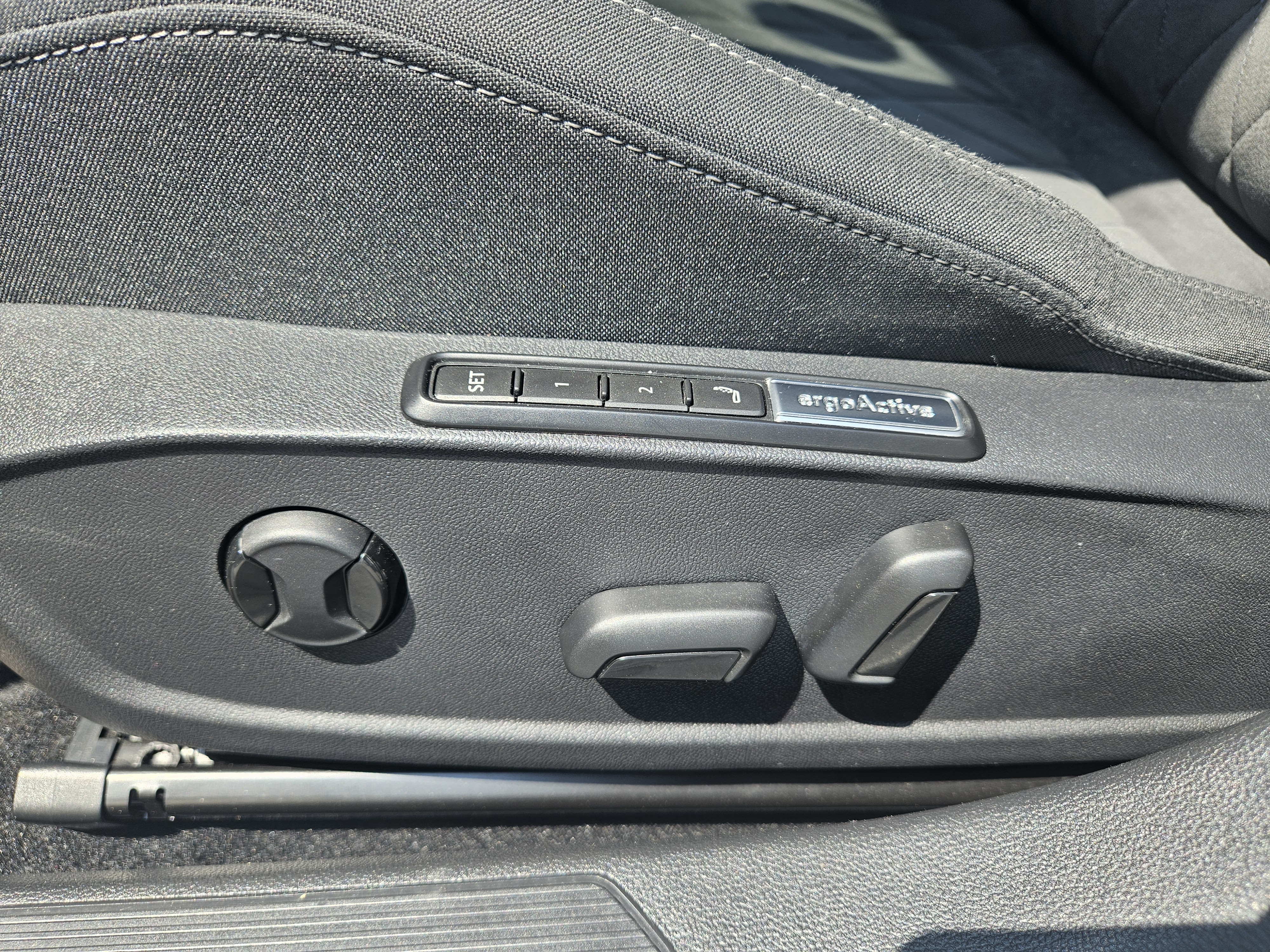 2022 VOLKSWAGEN Golf 8 2.0 TDI PRESTIGE  - Thumbnail 22