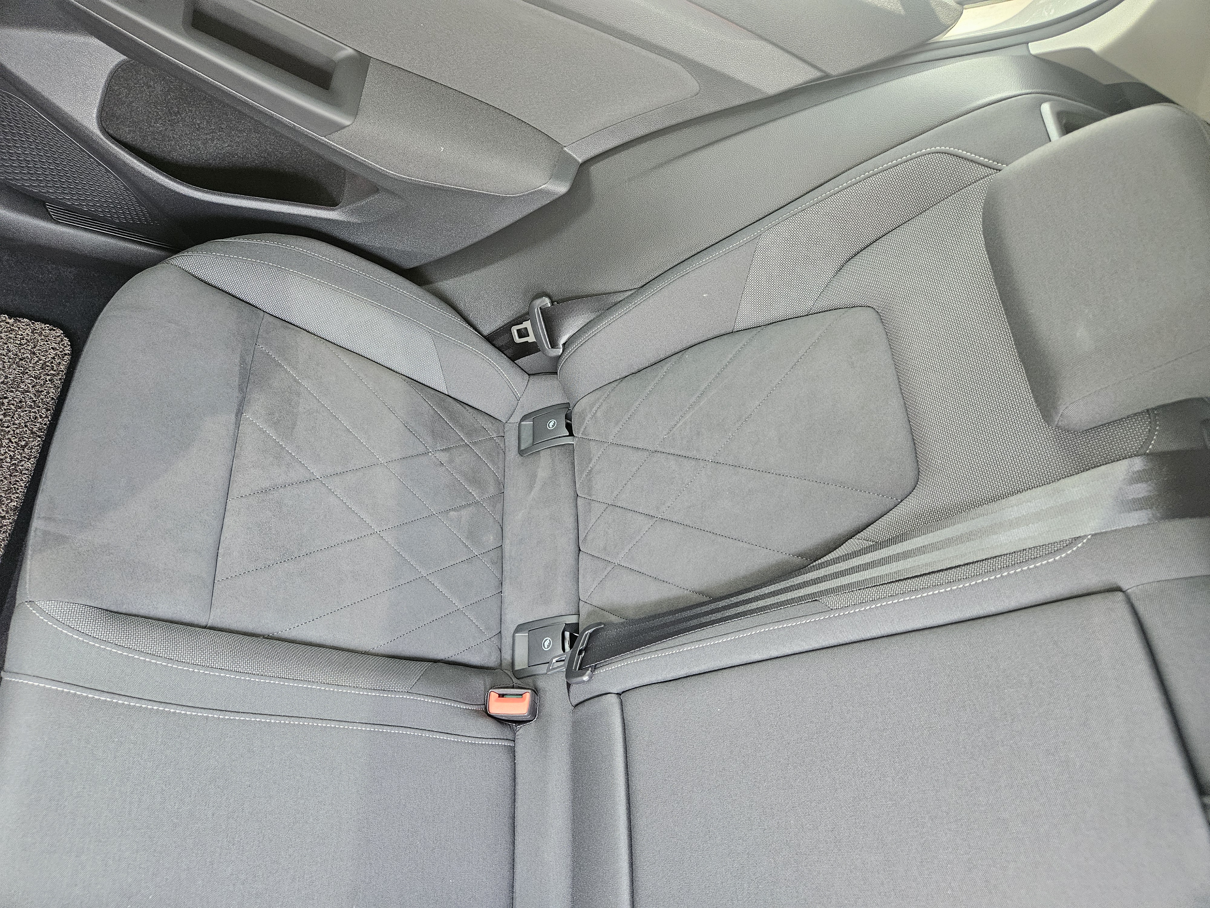 2022 VOLKSWAGEN Golf 8 2.0 TDI PRESTIGE  - Thumbnail 38
