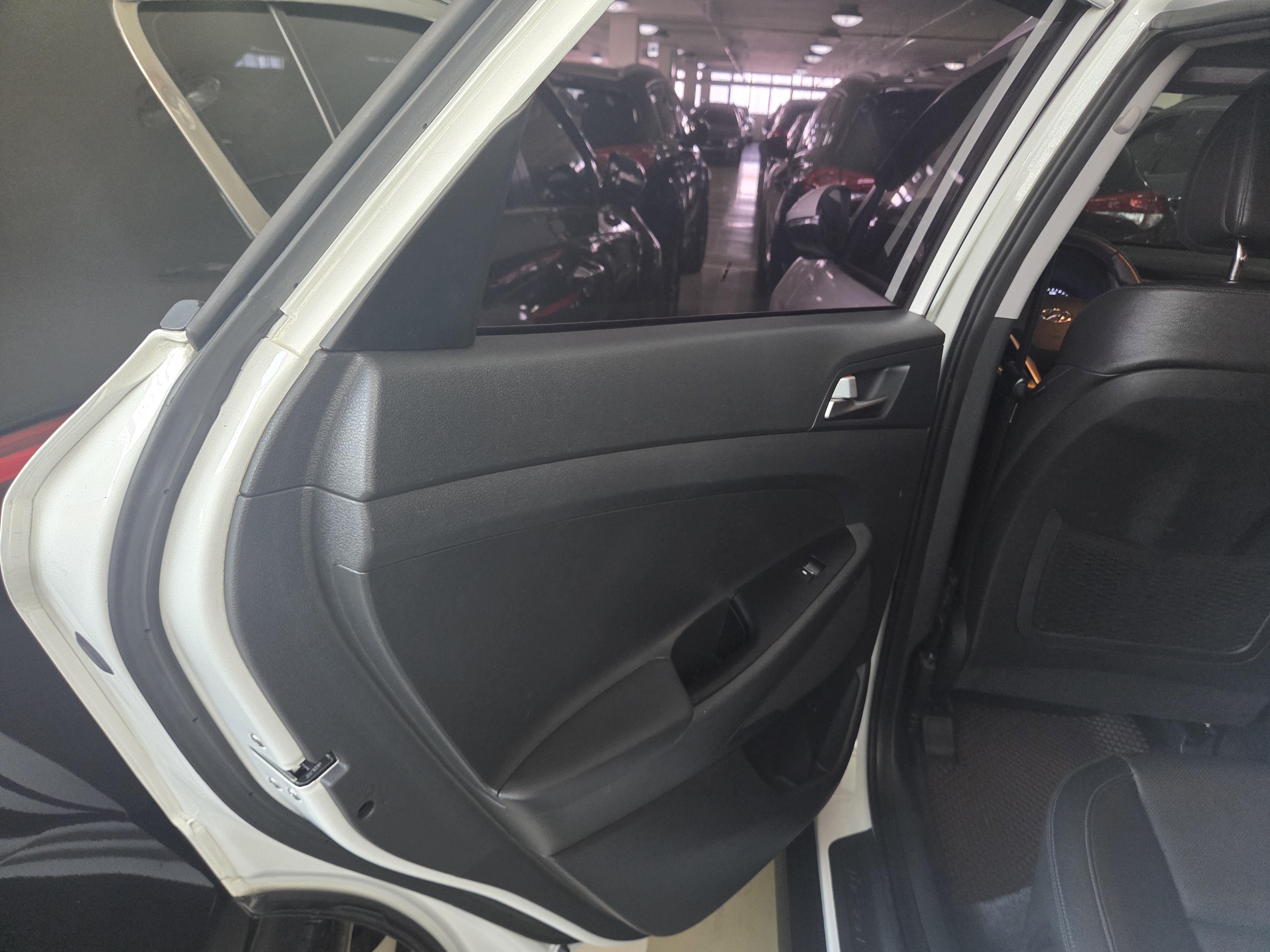2015 HYUNDAI  ALL NEW TUCSON DIESEL 2.0 2WD MODERN  - Thumbnail 20