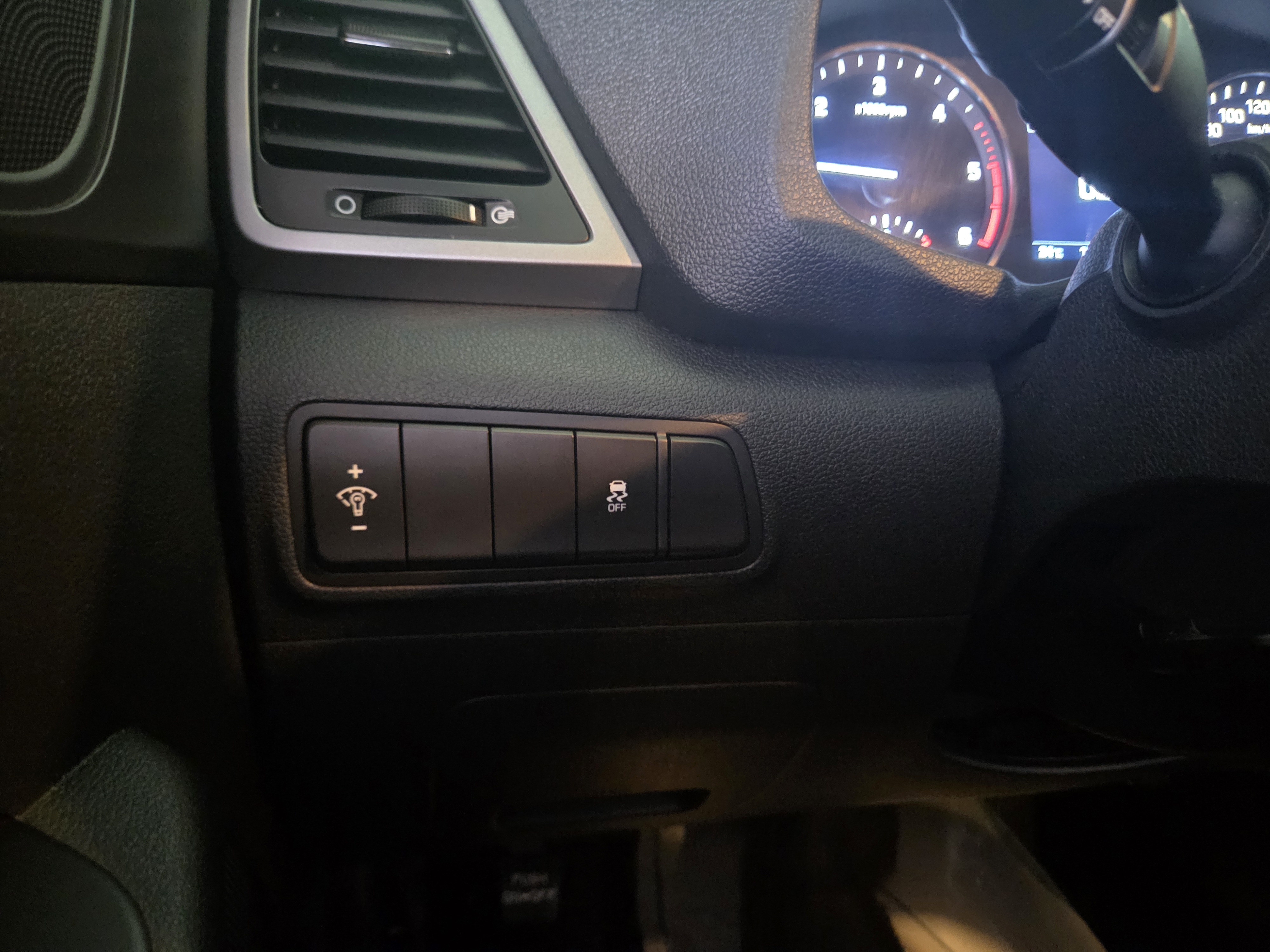 2015 HYUNDAI  ALL NEW TUCSON DIESEL 2.0 2WD MODERN  - Thumbnail 22