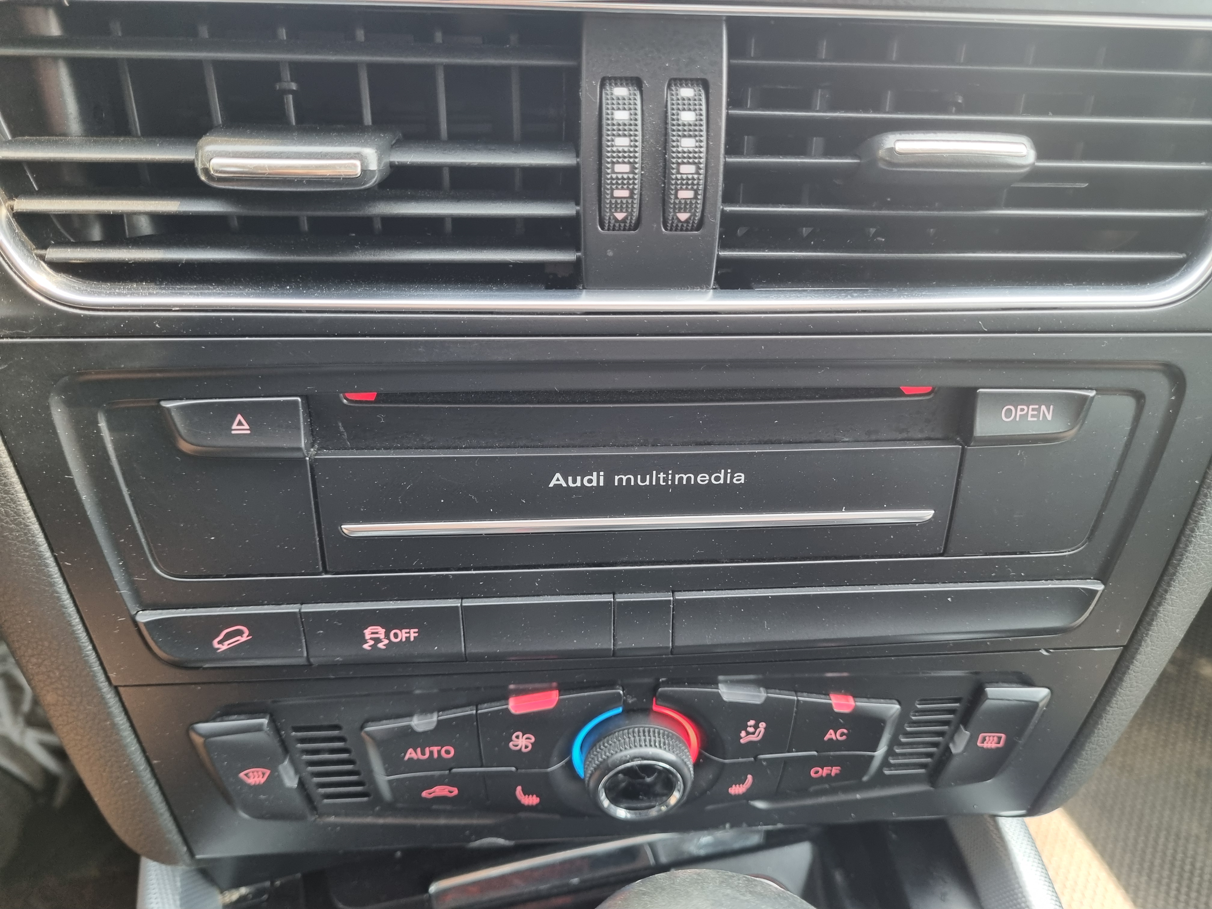 2011 AUDI  Q5 2.0 TDI QUATTRO  - Thumbnail 24