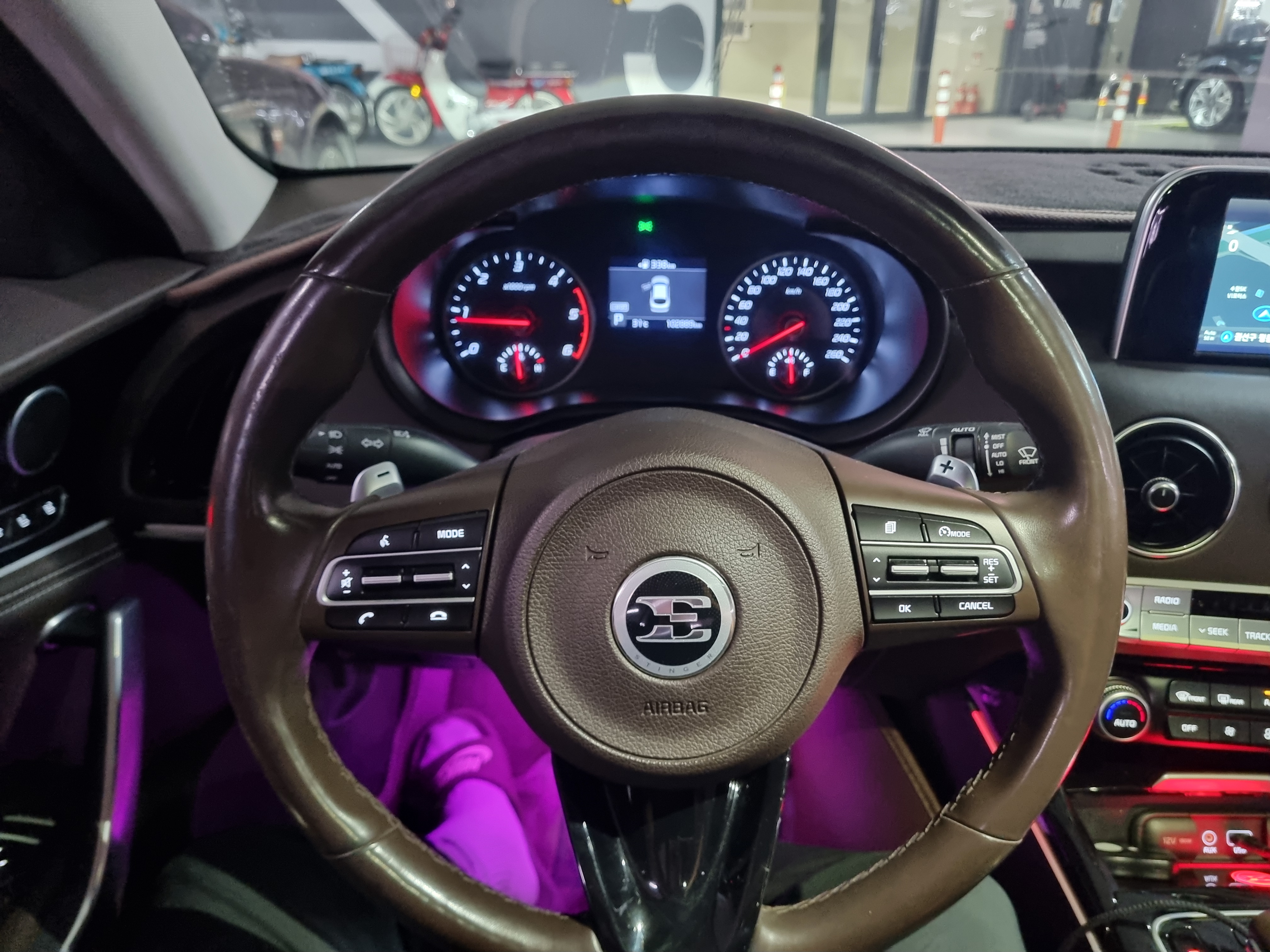 2017 KIA STINGER DIESEL 2.2 2WD PLATINUM - Thumbnail 30