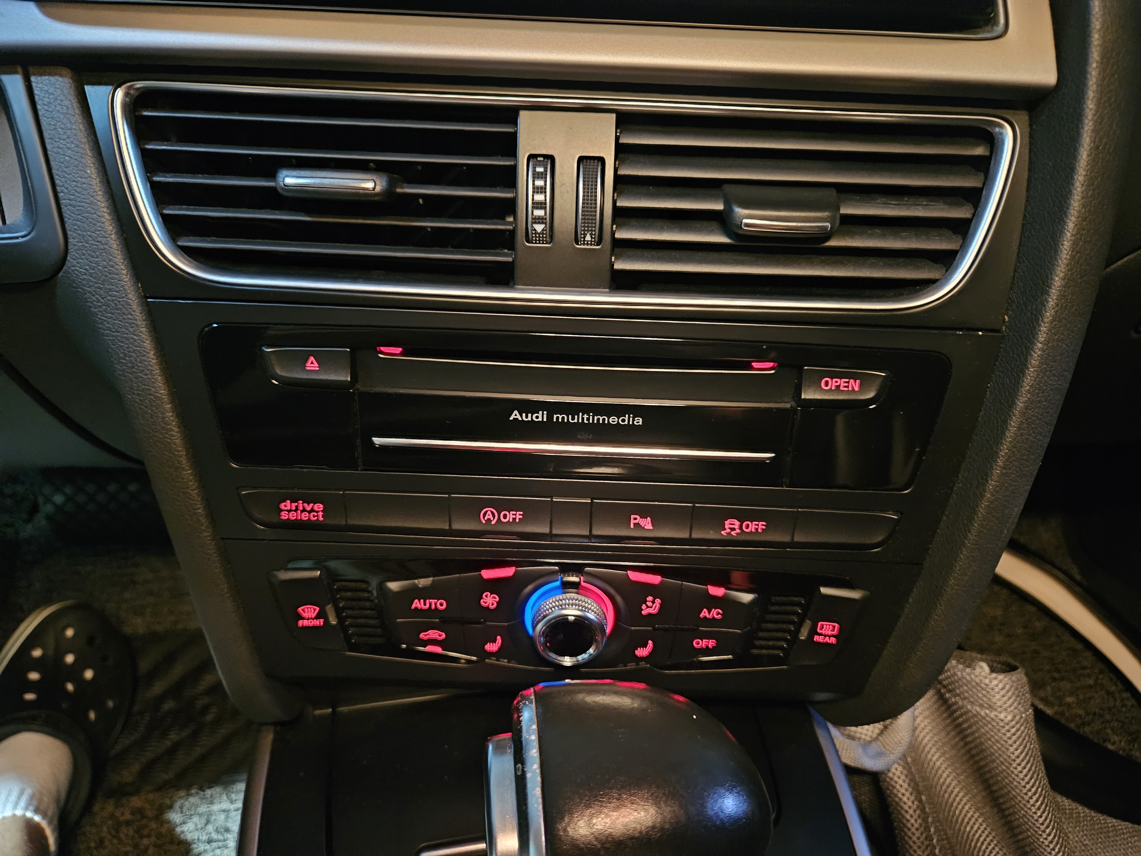 2015 AUDI NEW A4 30 TDI - Thumbnail 19