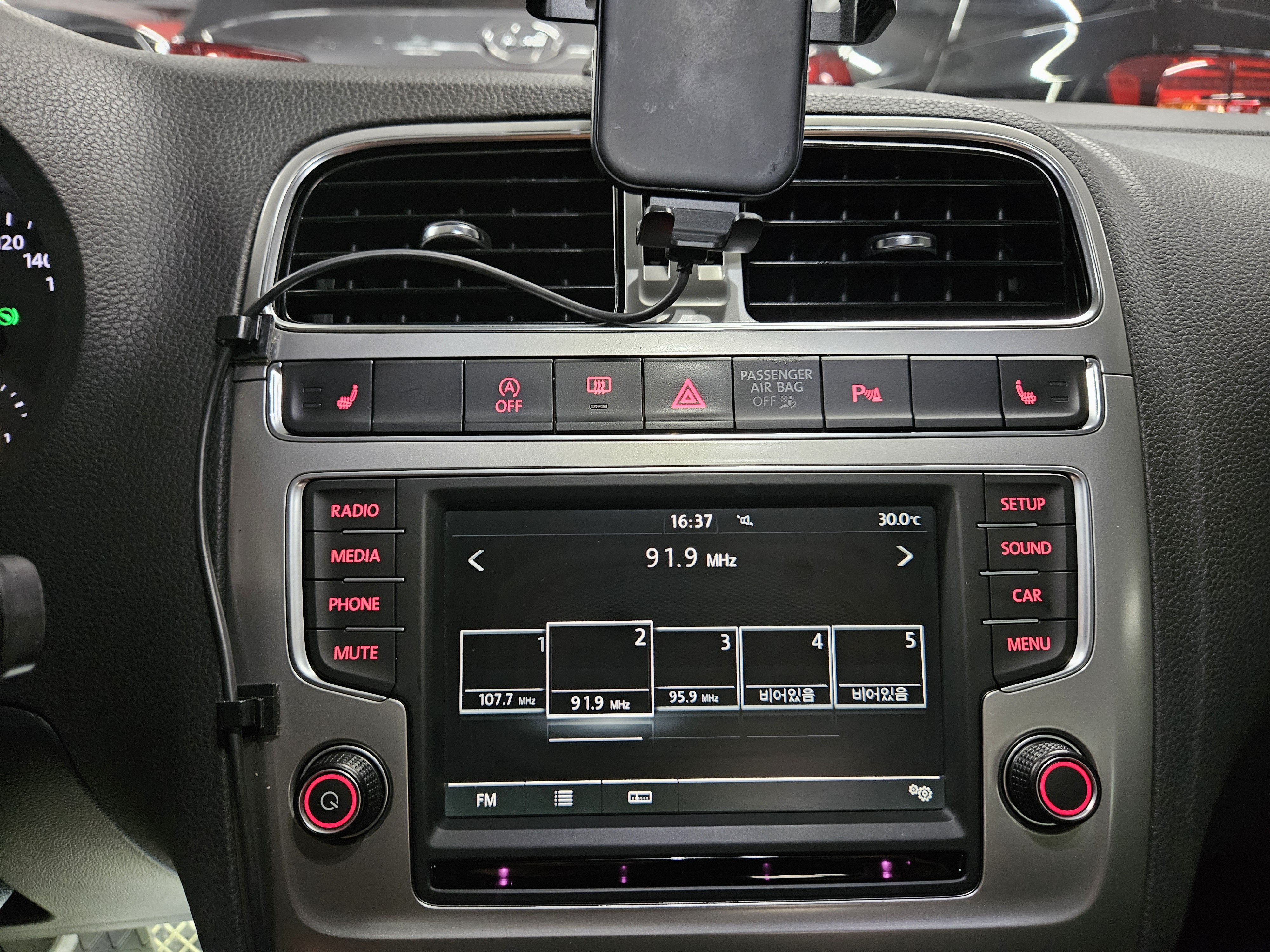 2015 VOLKSWAGEN POLO 1.4 TDI BLUEMOTION R-LINE - Thumbnail 17