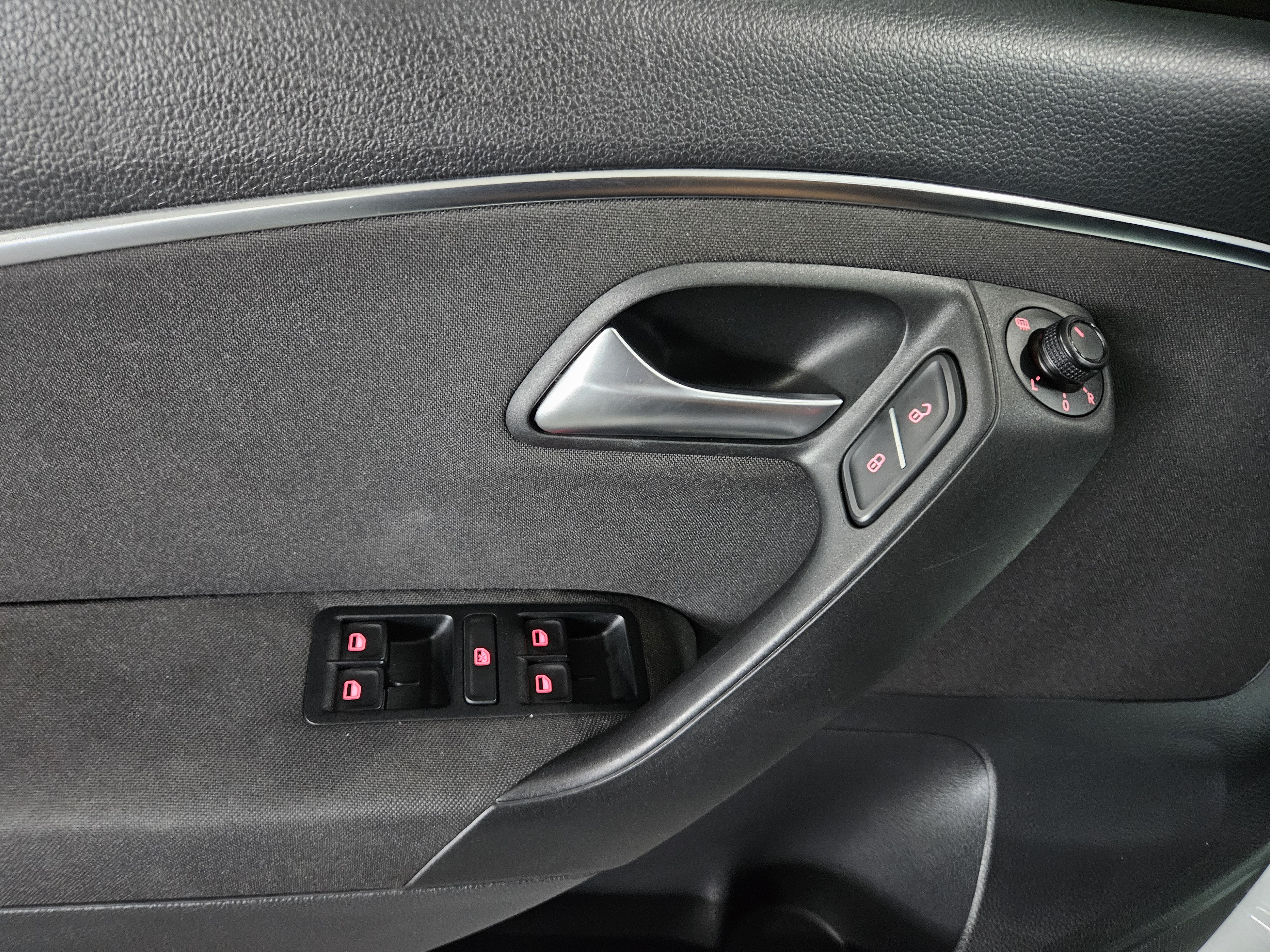 2015 VOLKSWAGEN POLO 1.4 TDI BLUEMOTION R-LINE - Thumbnail 24