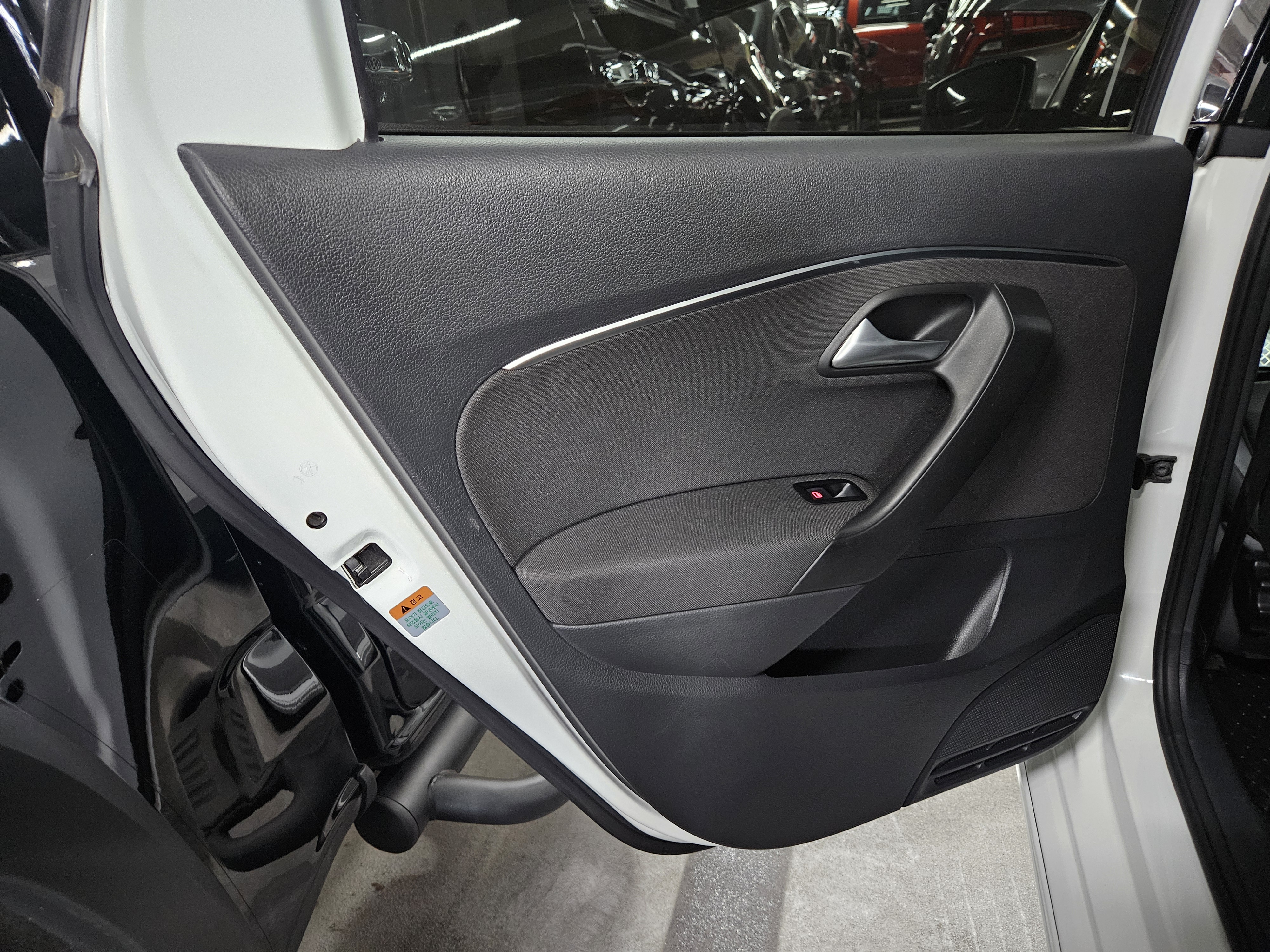 2015 VOLKSWAGEN POLO 1.4 TDI BLUEMOTION R-LINE - Thumbnail 25