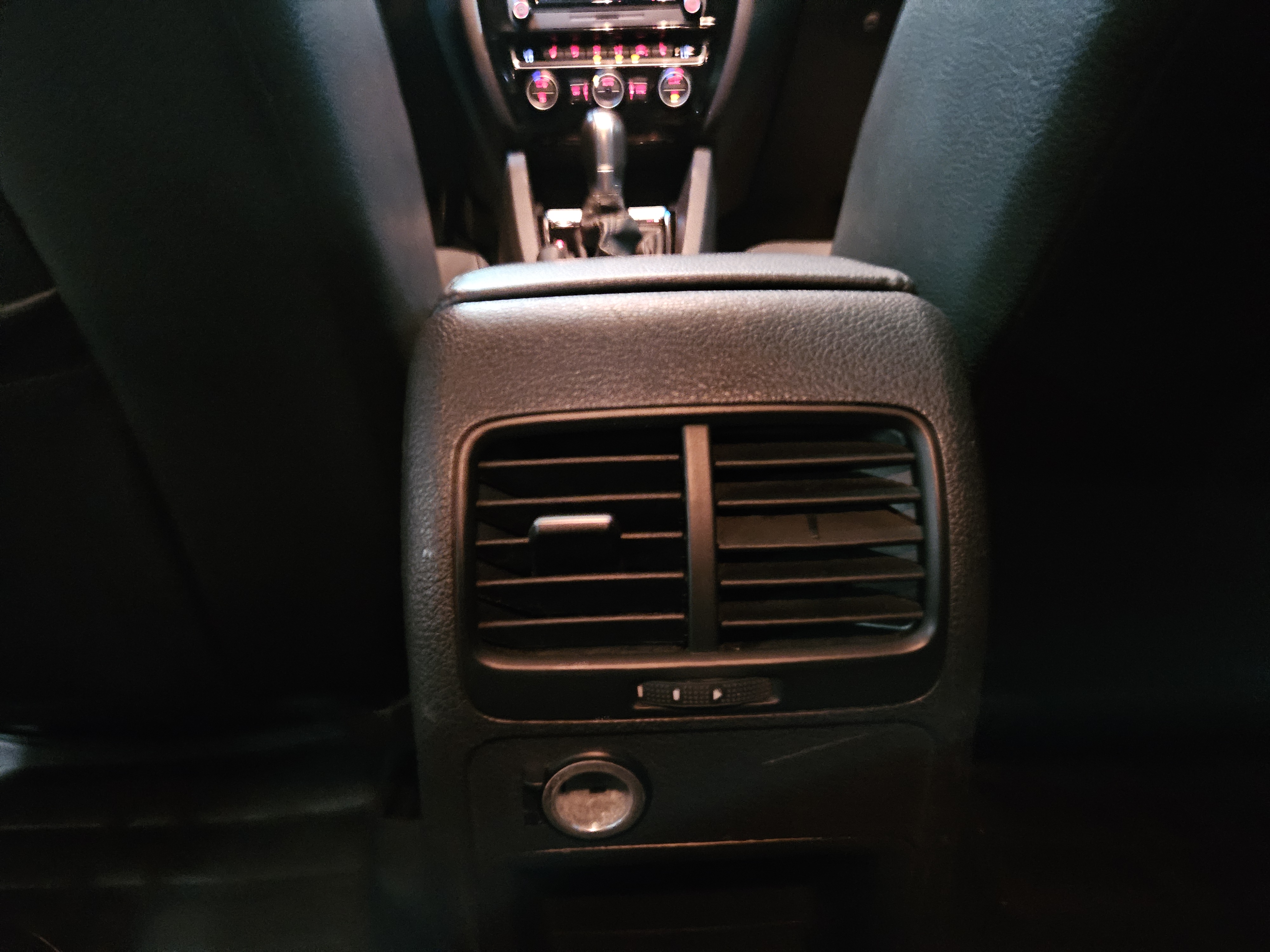 2015 VOLKSWAGEN NEW JETTA 2.0 TDI BLUEMOTION PREMIUM - Thumbnail 32