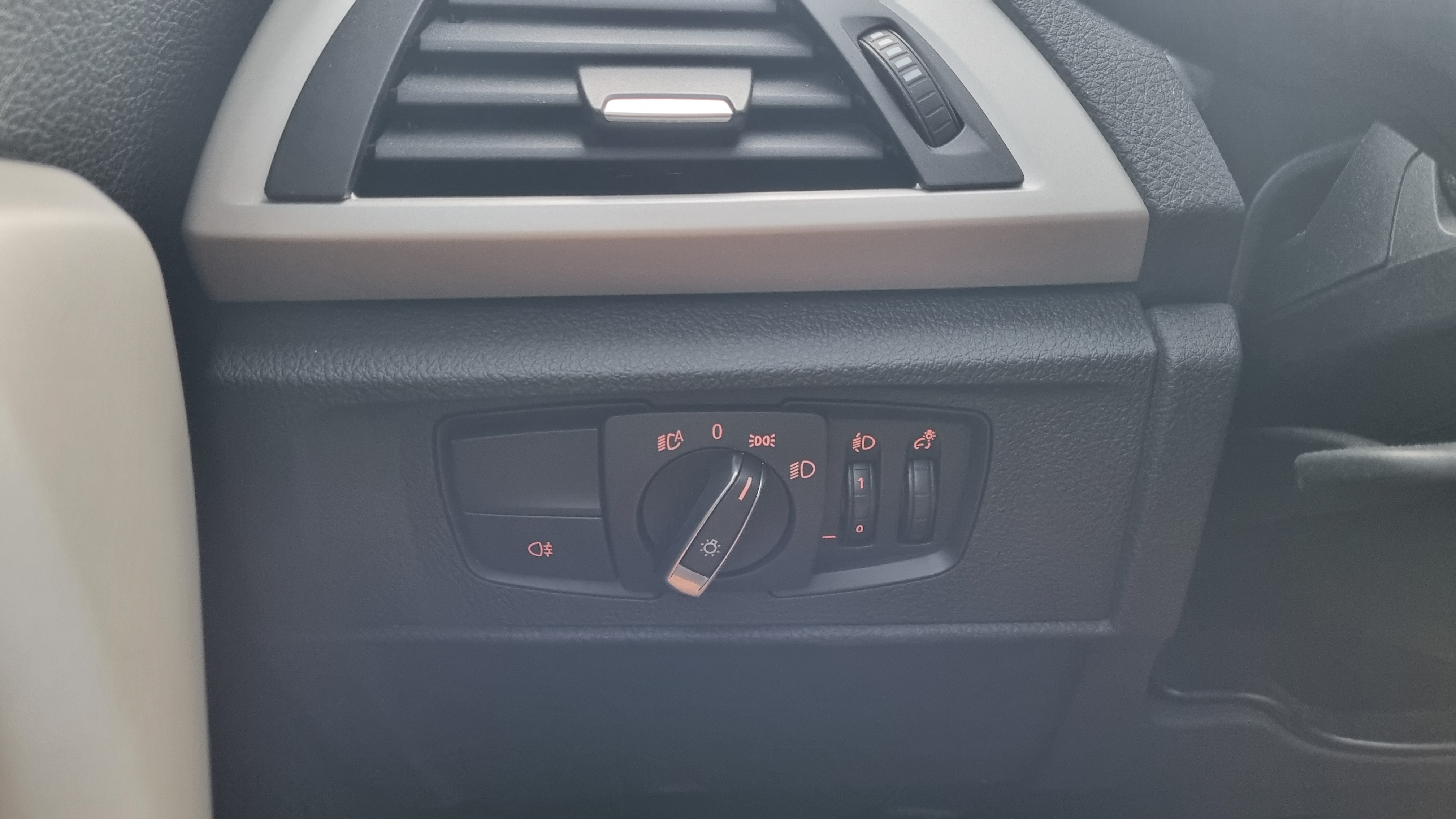 2016 BMW 1 Series (F20) 118d Sport - Thumbnail 25