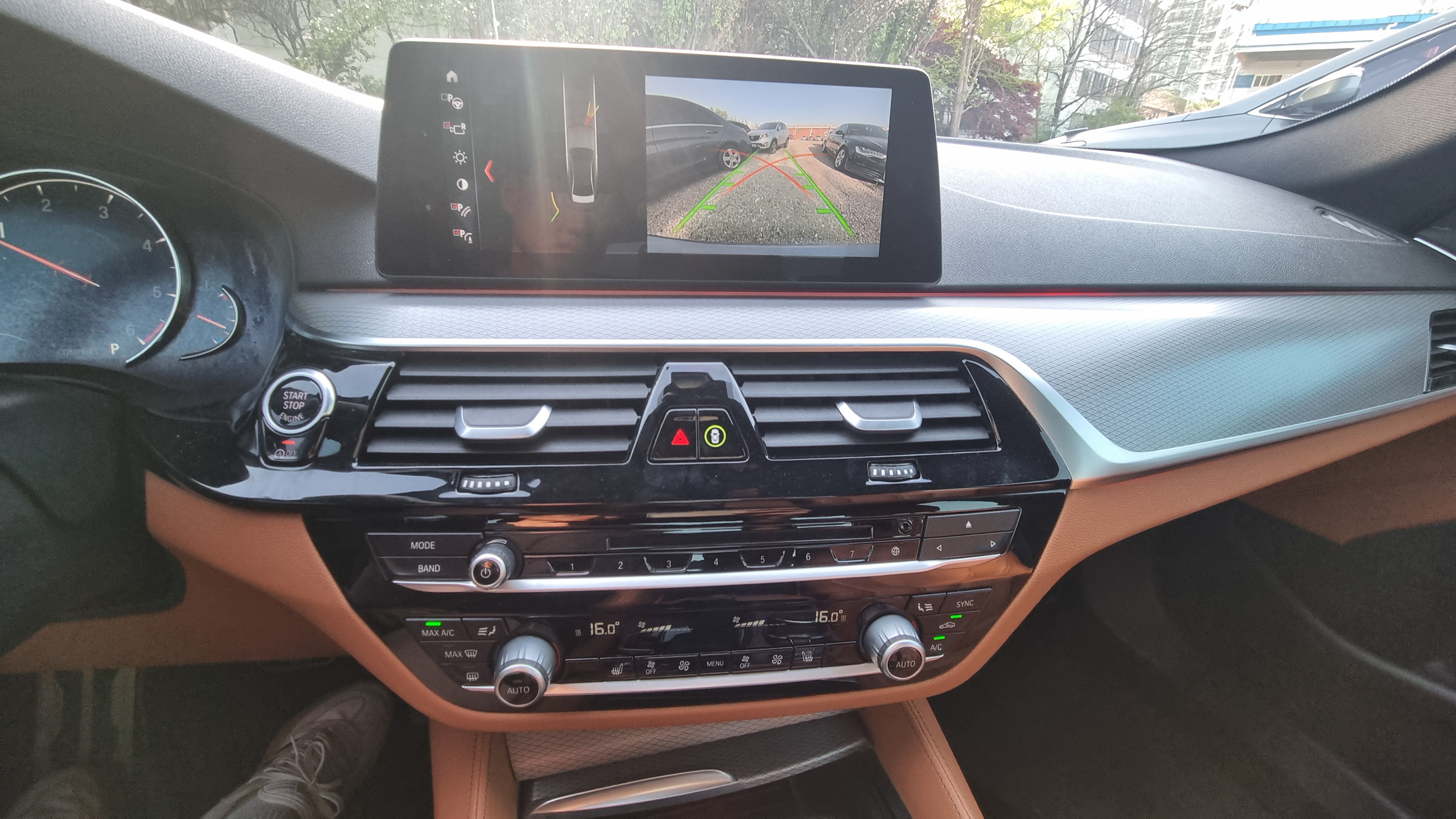 2017 BMW 5 Series (G30) 520d M Sport Package - Thumbnail 10