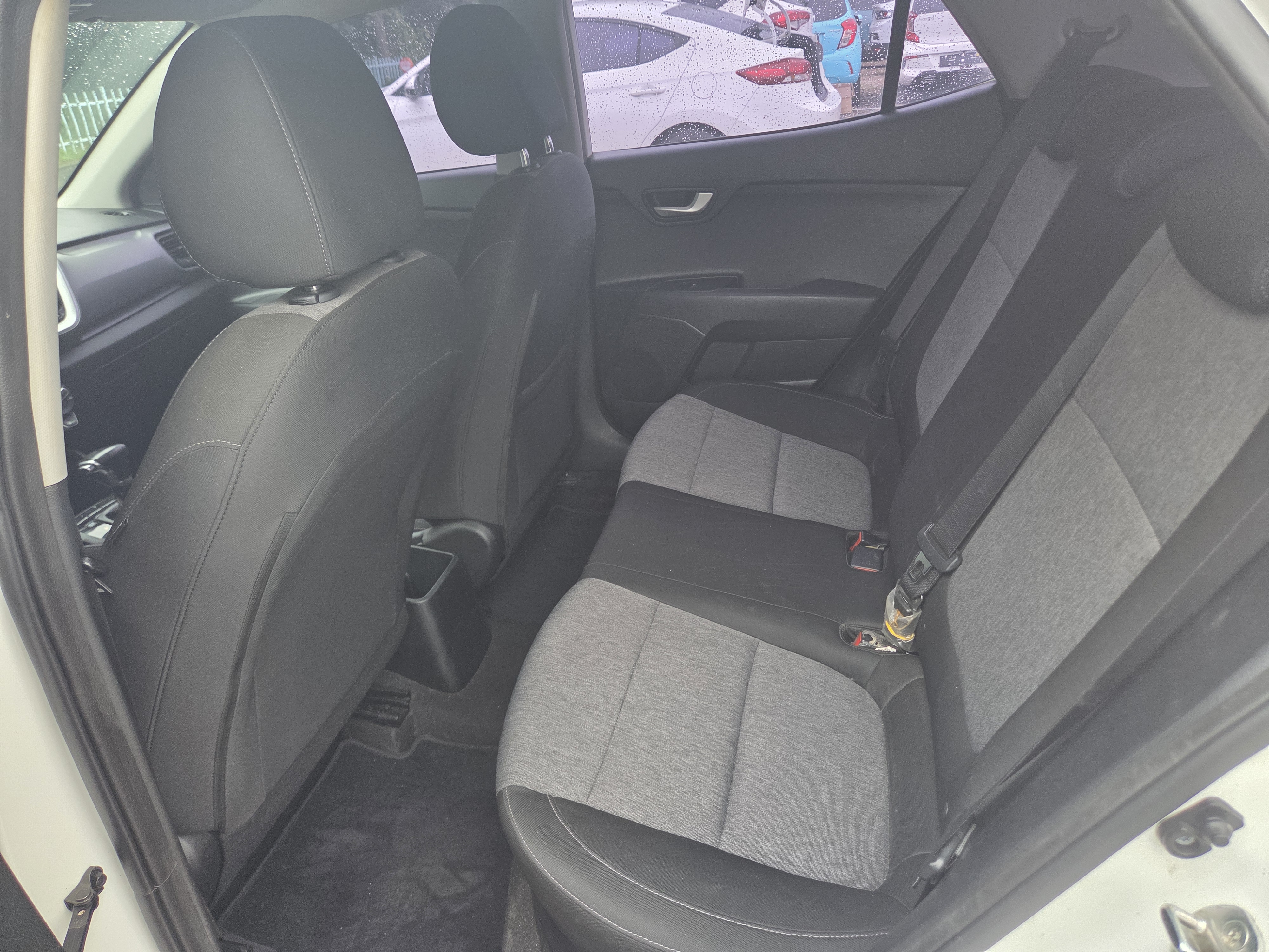 2018 KIA STONIC DIESEL 1.6 DELUXE - Thumbnail 21