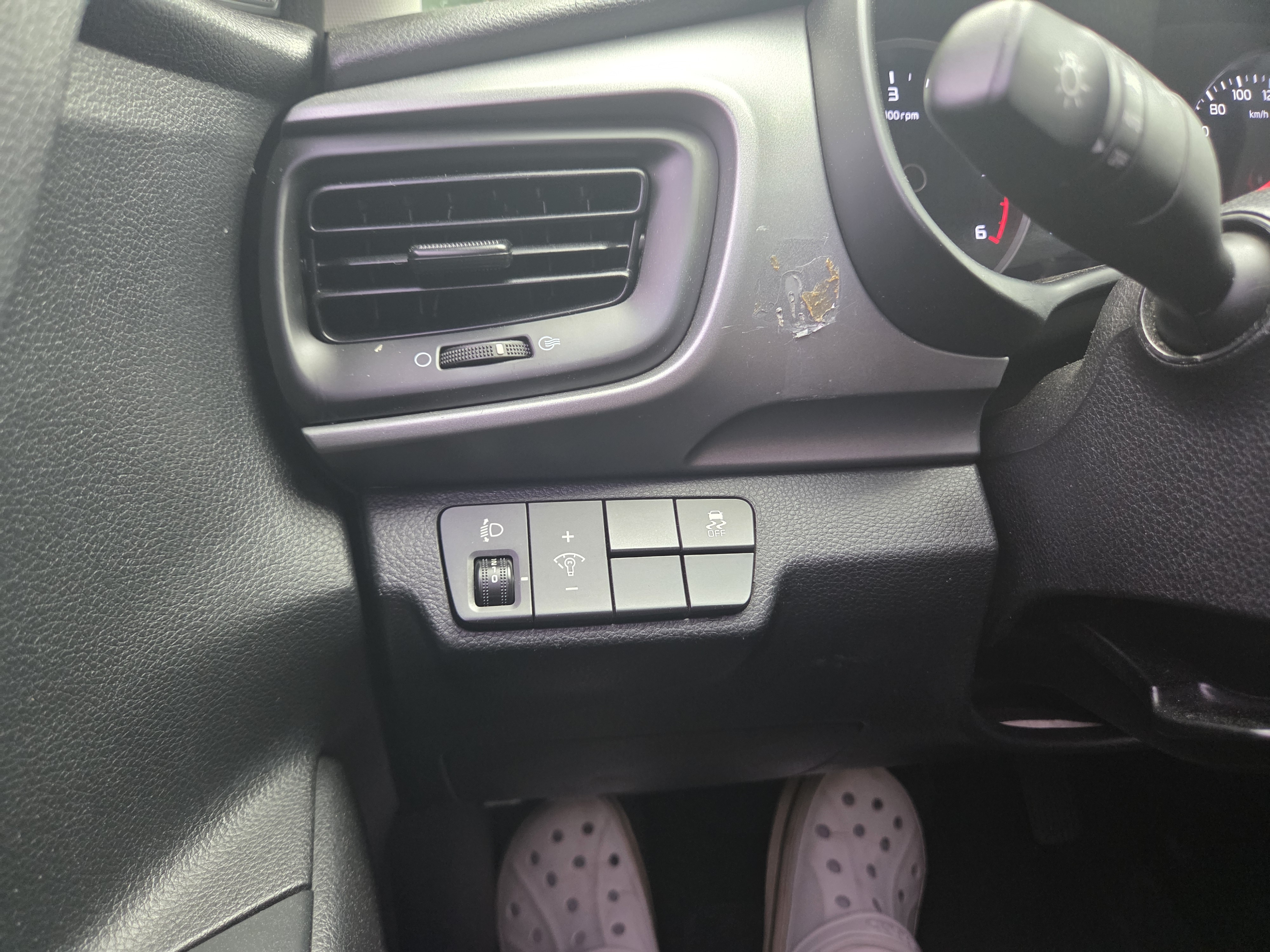 2018 KIA STONIC DIESEL 1.6 DELUXE - Thumbnail 38