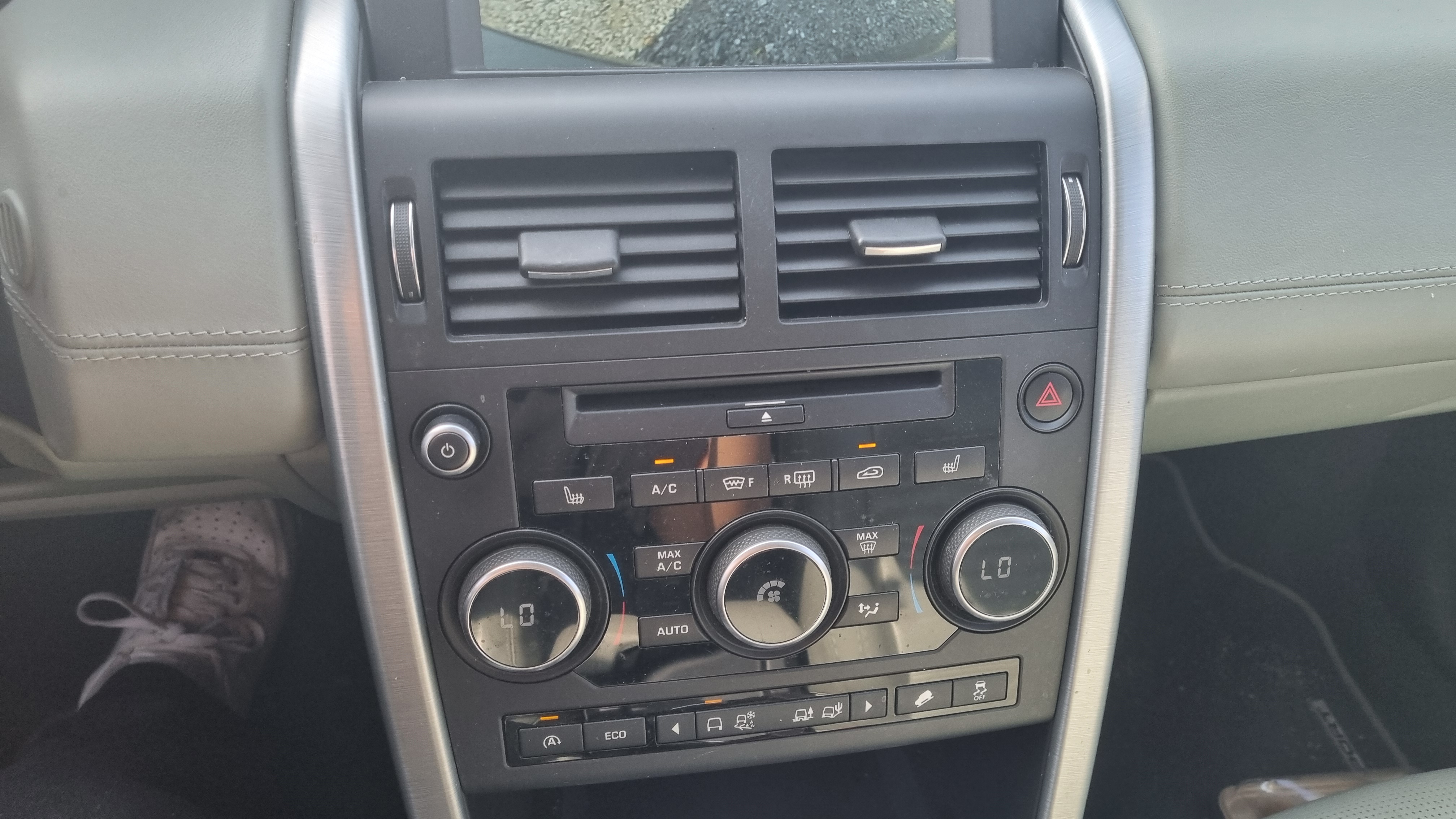 2016 LAND ROVER DISCOVERY SPORT 2.0 TD4 HSE LUXURY - Thumbnail 9
