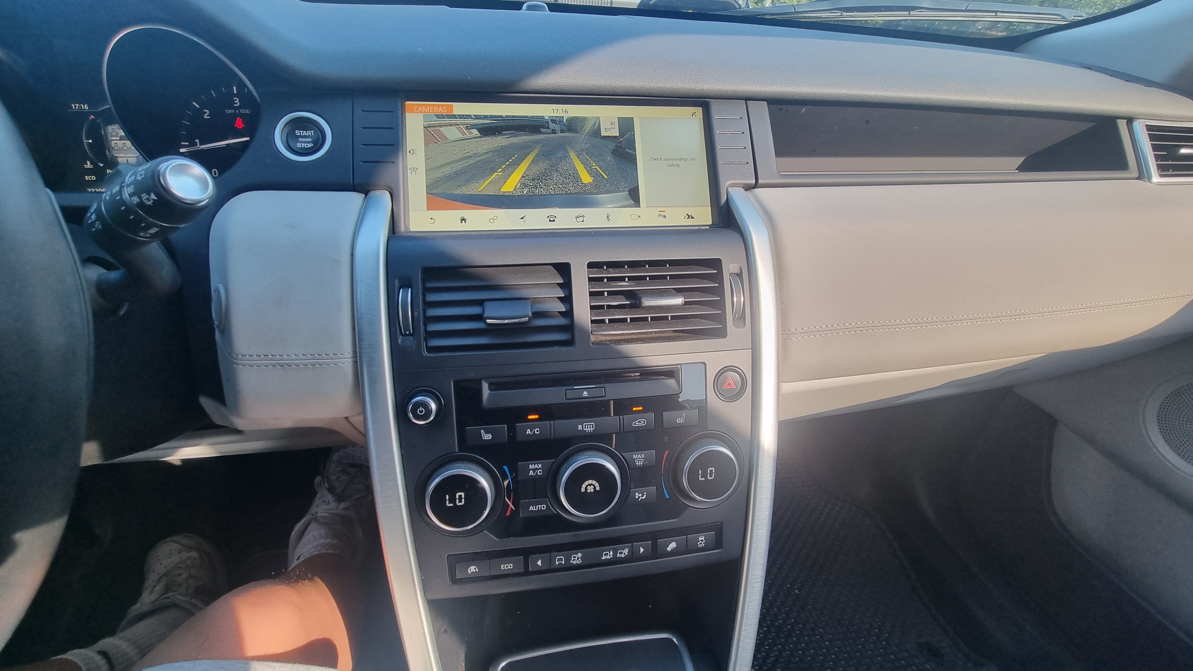 2017 LAND ROVER DISCOVERY SPORT 2.0 TD4 SE - Thumbnail 21