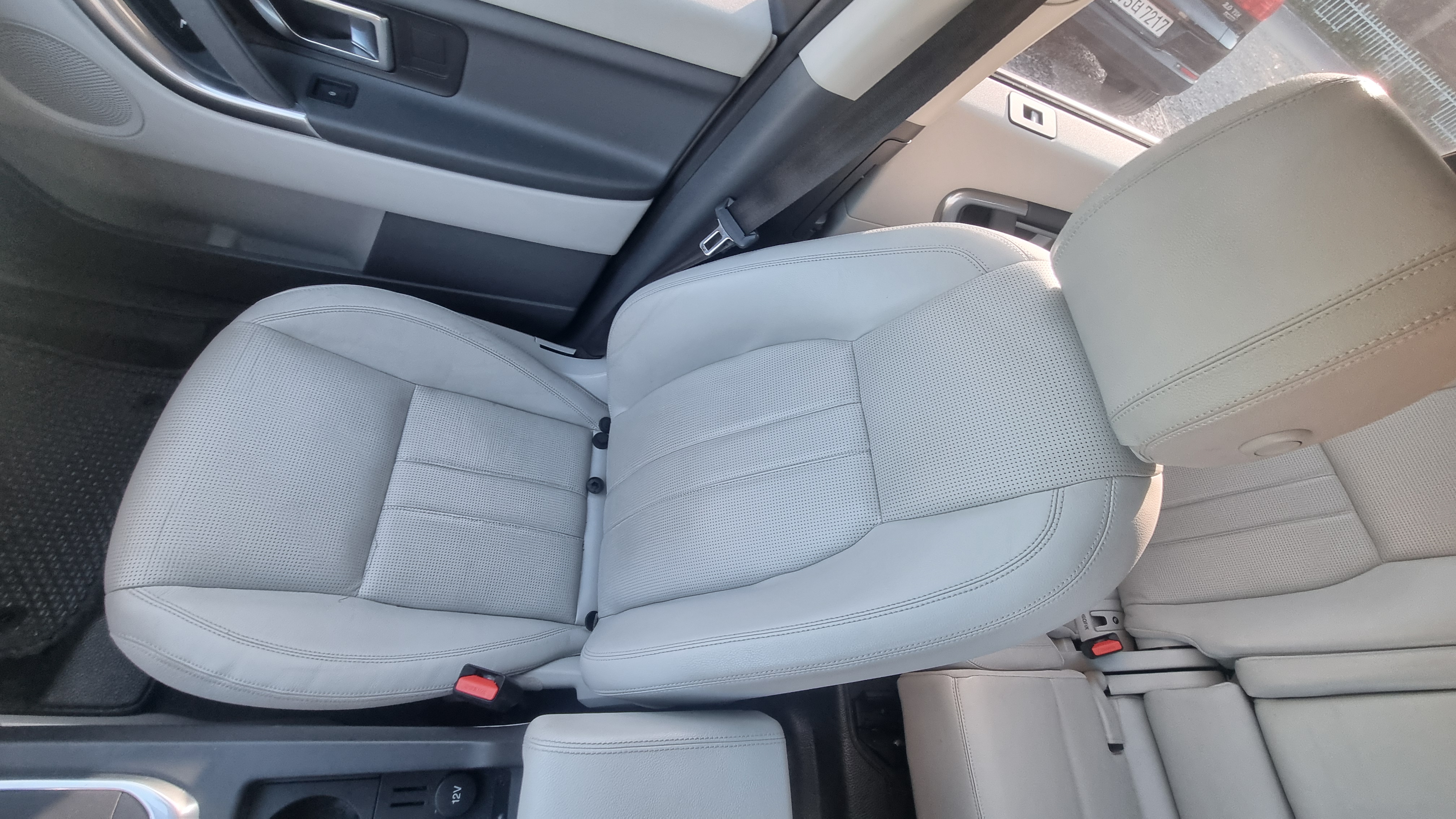 2017 LAND ROVER DISCOVERY SPORT 2.0 TD4 SE - Thumbnail 23